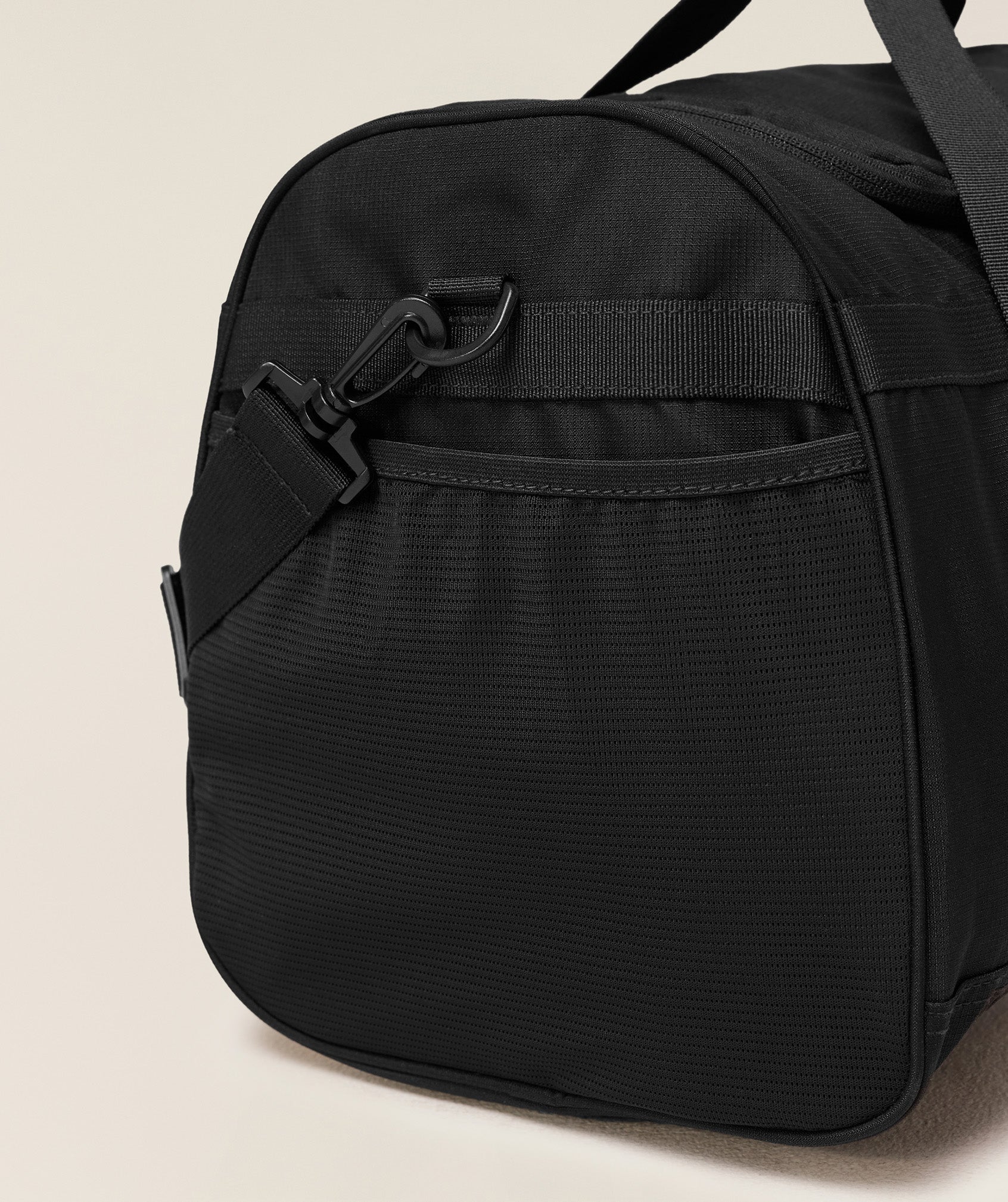 Gymshark Active Holdall Medium - Black - Image 2