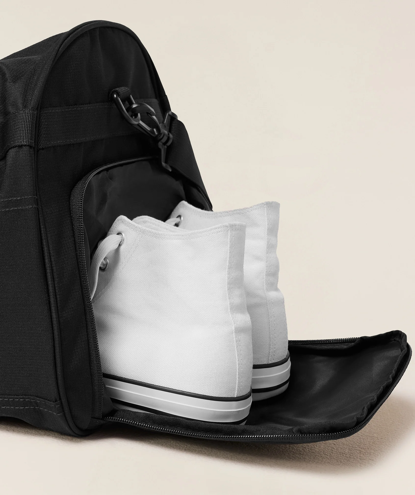 Gymshark Active Holdall Medium - Black - Image 4