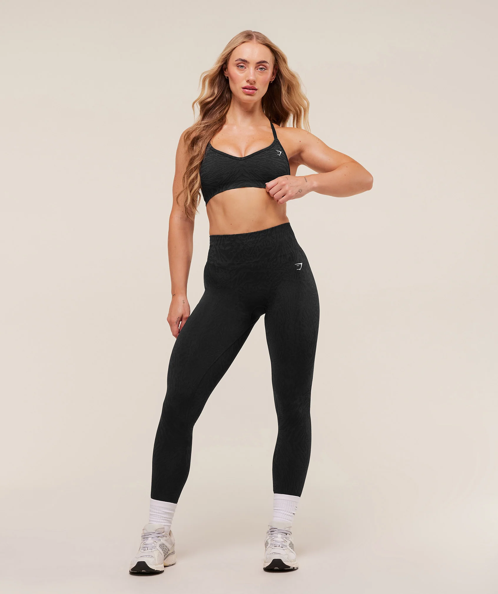 Gymshark Adapt Animal Seamless Sports Bra - Black/Asphalt Grey - Image 6