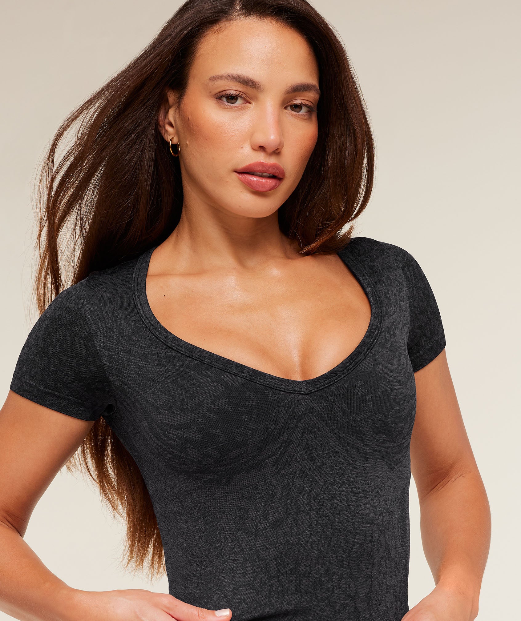 Gymshark Adapt Animal X Whitney Short Sleeve Top - Black / Asphalt Grey - Image 6