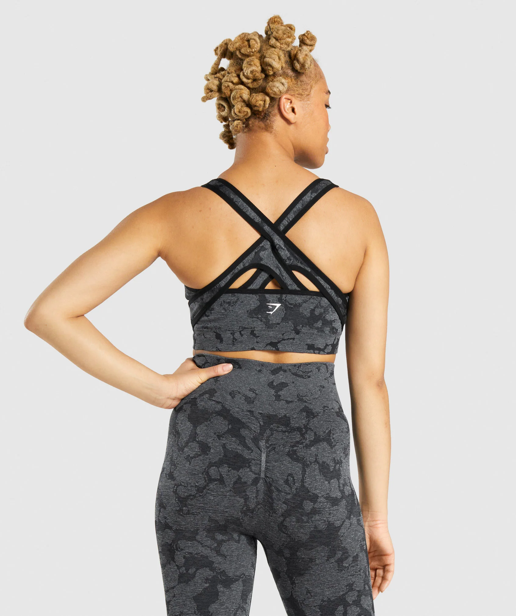 Gymshark Adapt Camo Seamless Sports Bra - Black - Image 2
