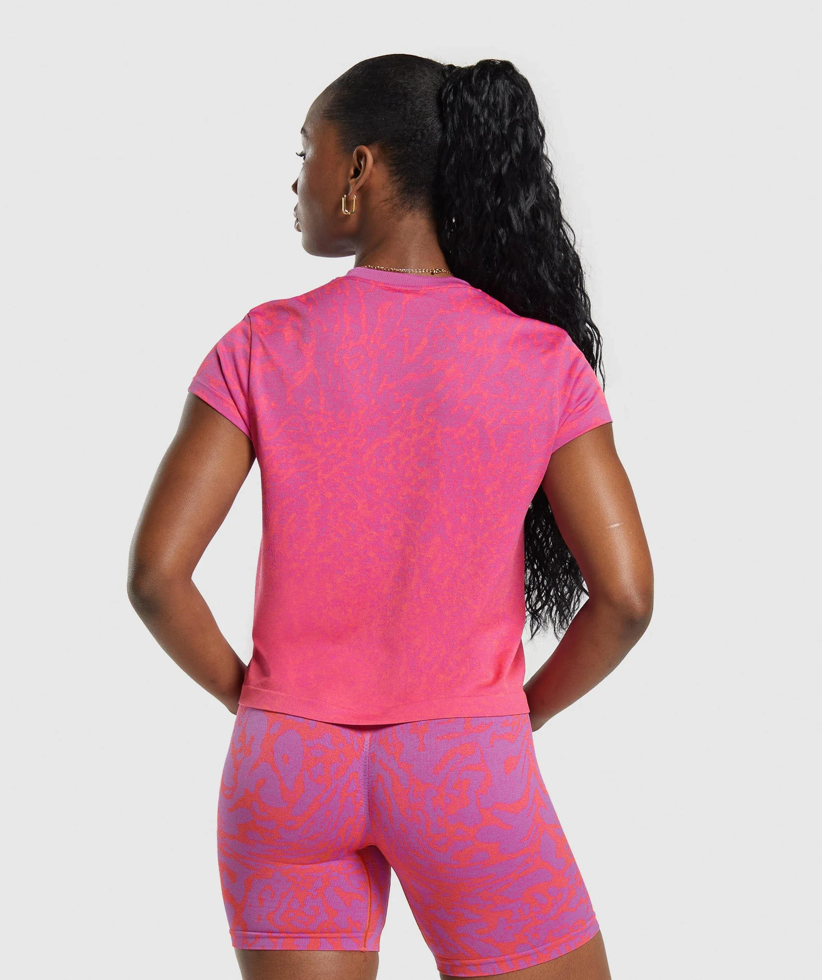 Gymshark Adapt Safari Seamless Faded T-Shirt - Shelly Pink/Fly Coral - Image 2