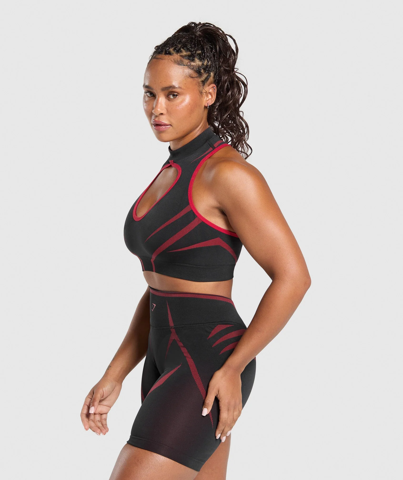 Gymshark Apex Lift Seamless Crop Top - Black/Carmine Red - Image 3