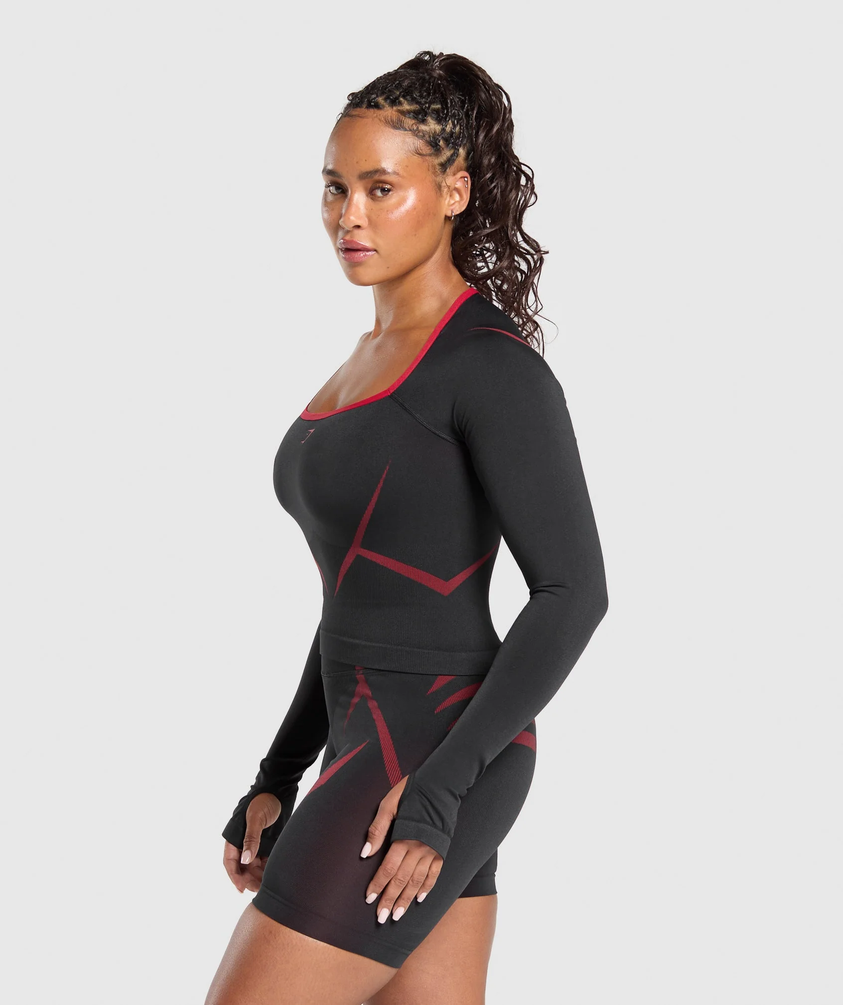 Gymshark Apex Lift Seamless Long Sleeve Crop Top - Black/Carmine Red - Image 3