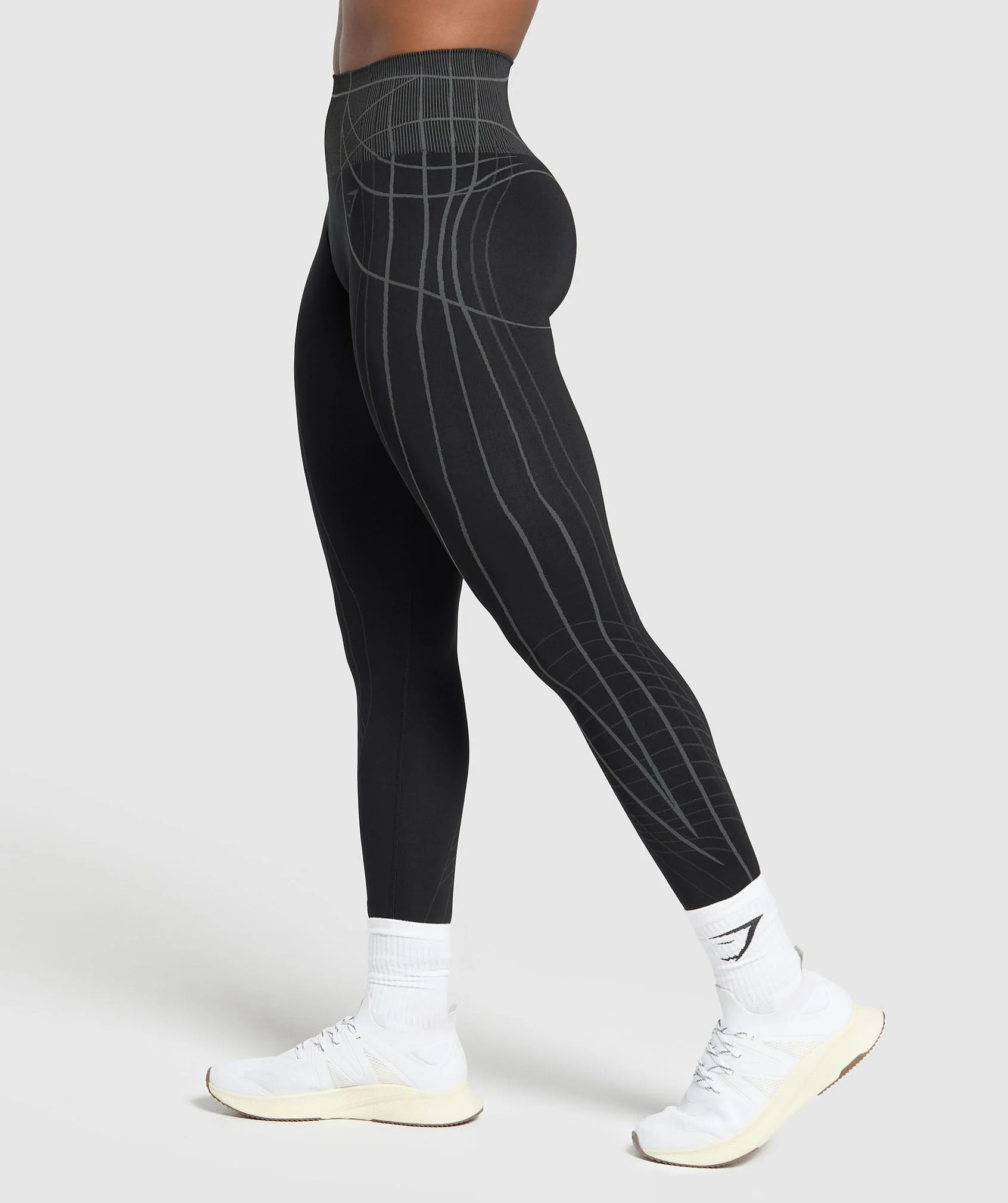 Gymshark Apex Seamless Leggings - Black/Graphite Grey - Image 4
