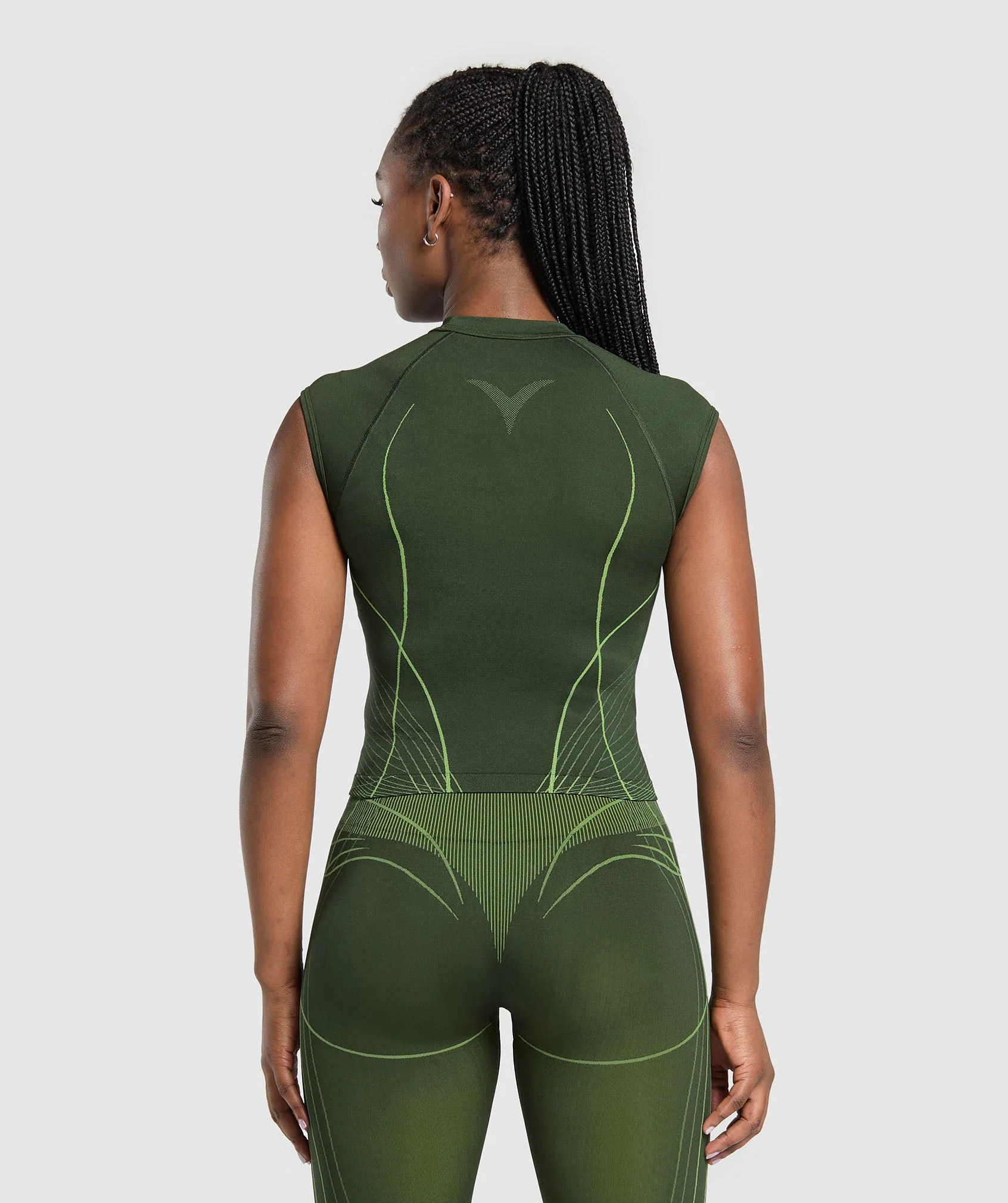 Gymshark Apex Seamless Midi T-Shirt - Trail Green/Energy Gelato Green - Image 2