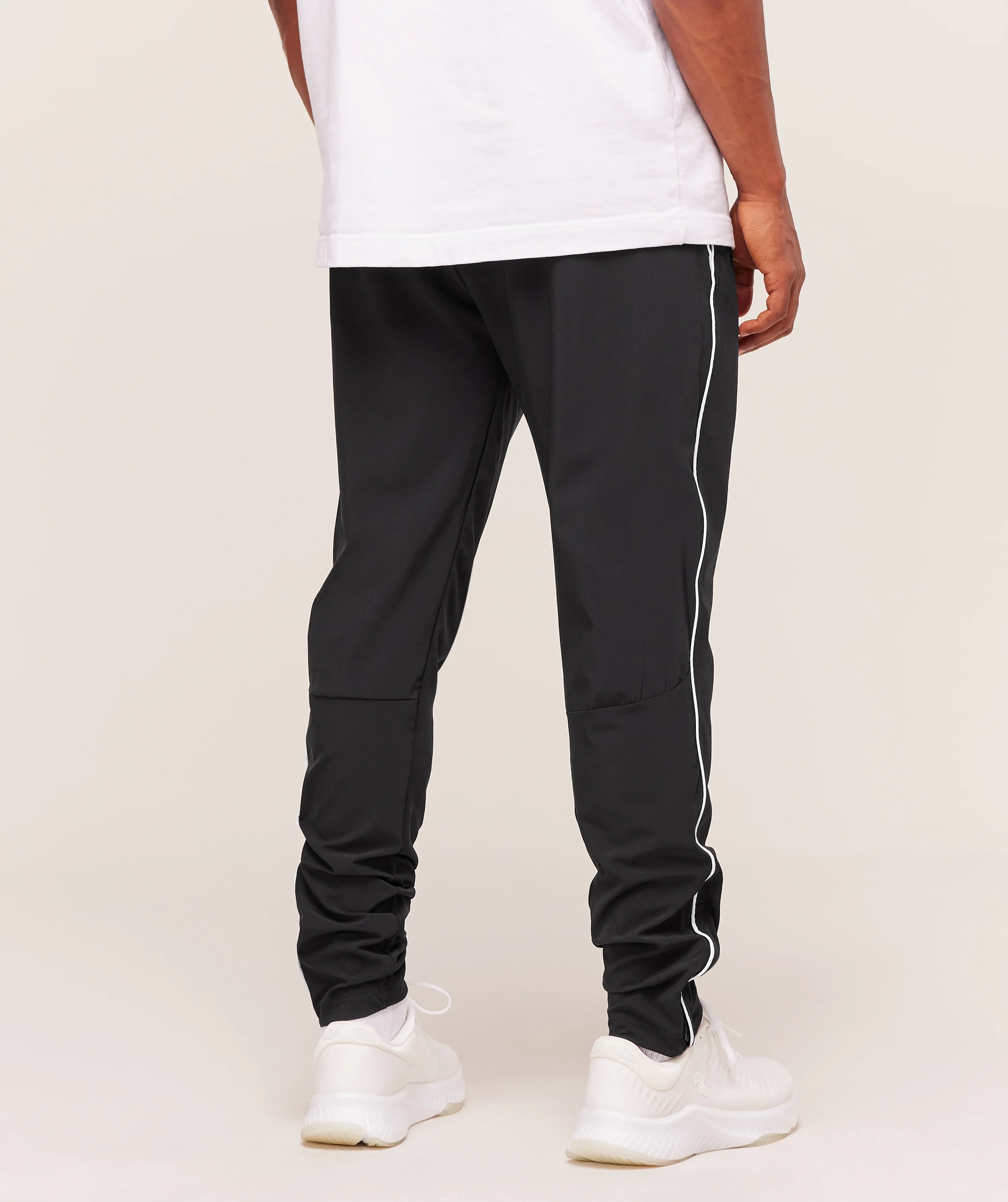 Gymshark Arrival Woven Block Joggers - Black - Image 2
