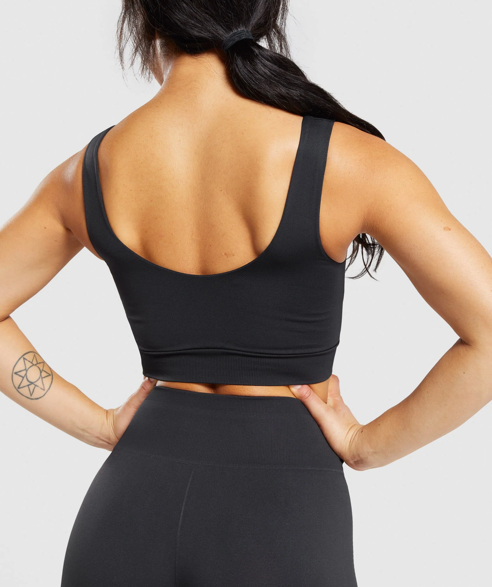 Gymshark Breeze Lightweight Seamless Sports Bra - Black - Image 5