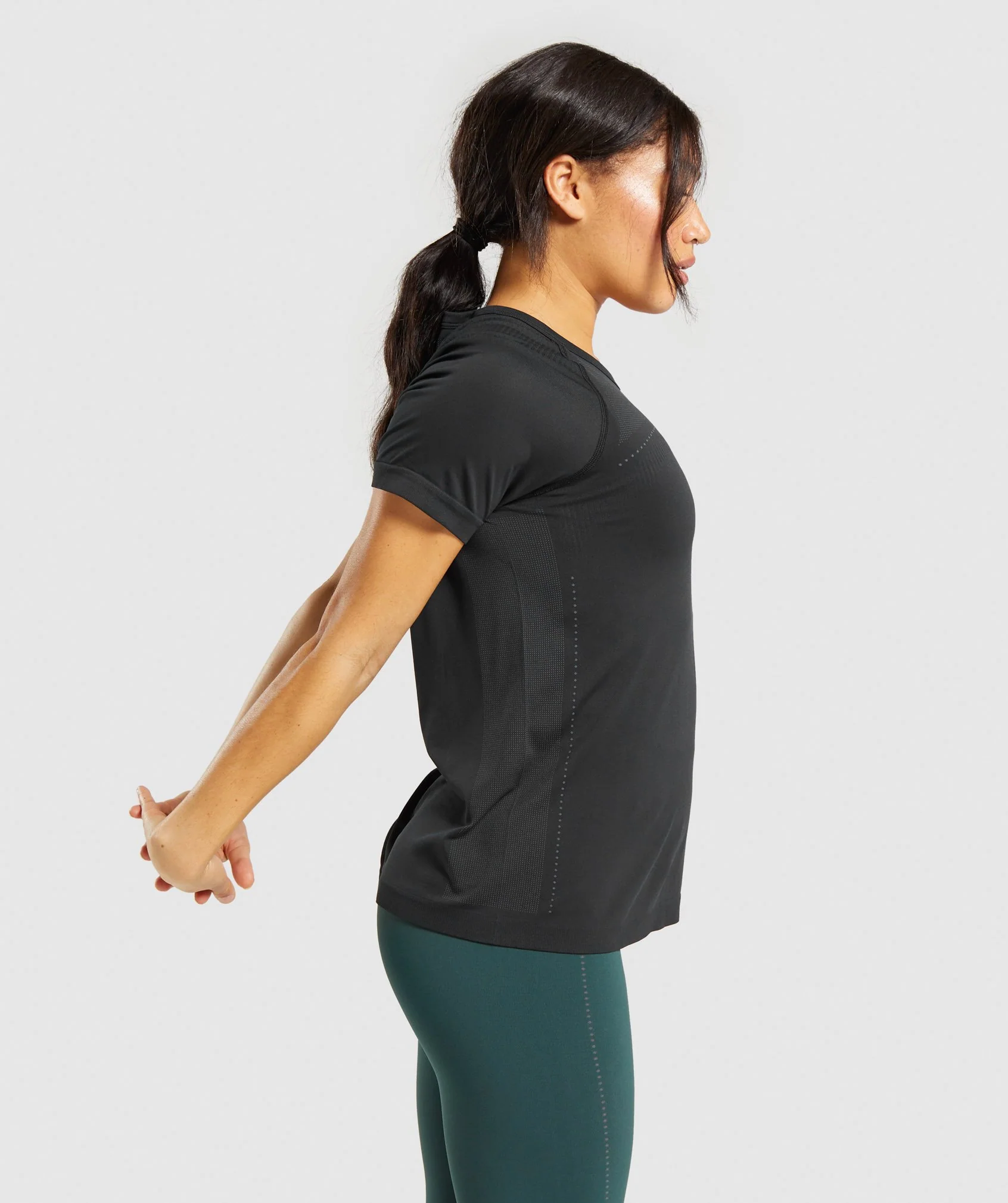 Gymshark Breeze Lightweight Seamless T-Shirt - Black - Image 3