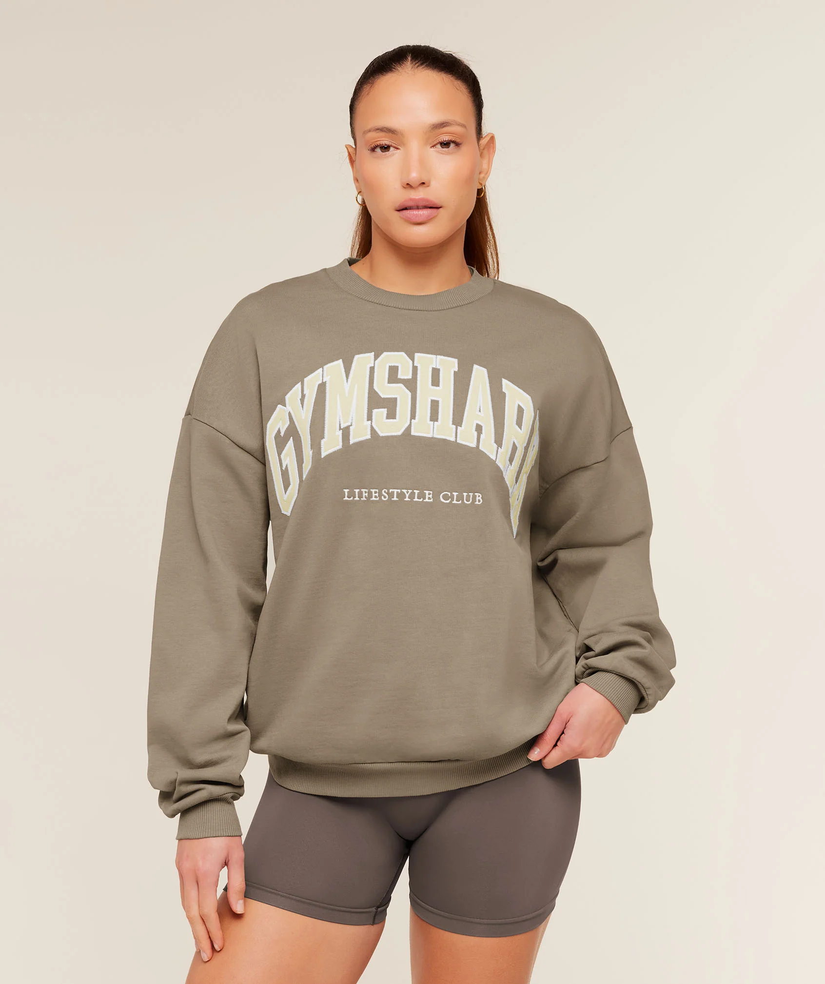Gymshark Collegiate Graphic Crew Neck Pullover - Lifestyle Brown