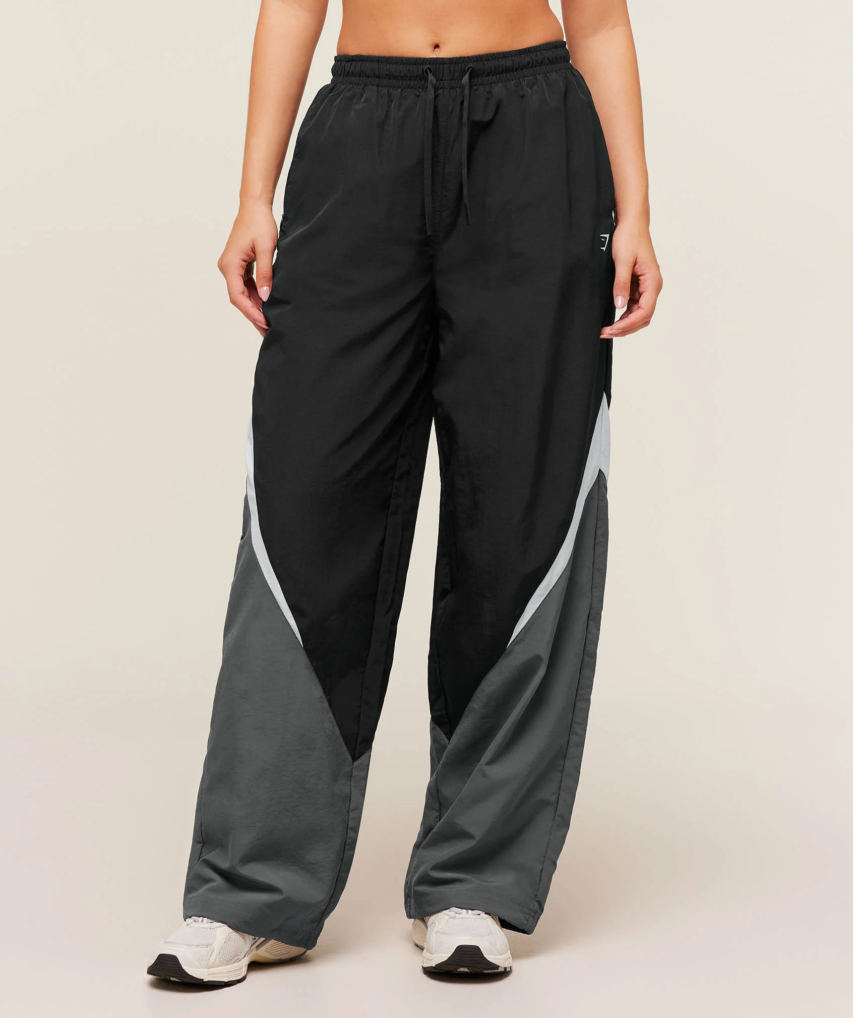 Gymshark Contrast Track Pants - Black/Graphite Grey/Oat White
