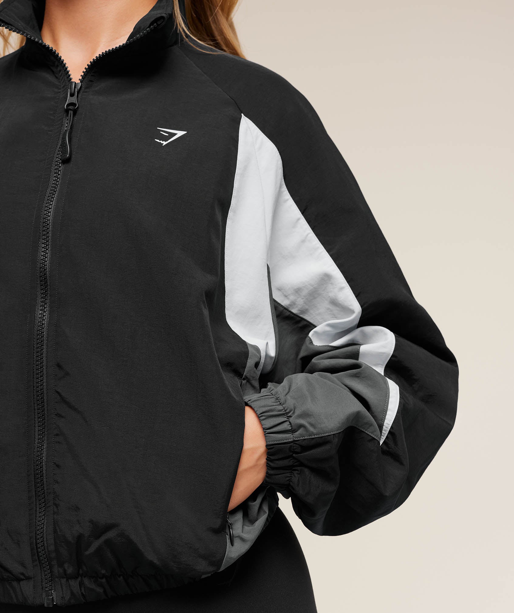 Gymshark Contrast Woven Jacket - Black/Graphite Grey/Oat White - Image 6