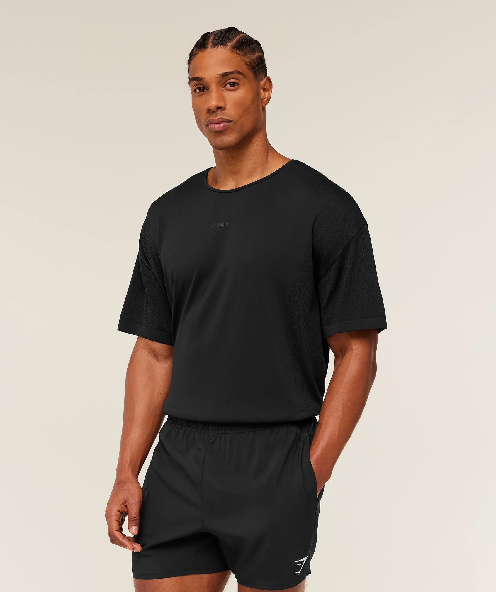 Gymshark Distance Seamless T-Shirt - Black - Image 3
