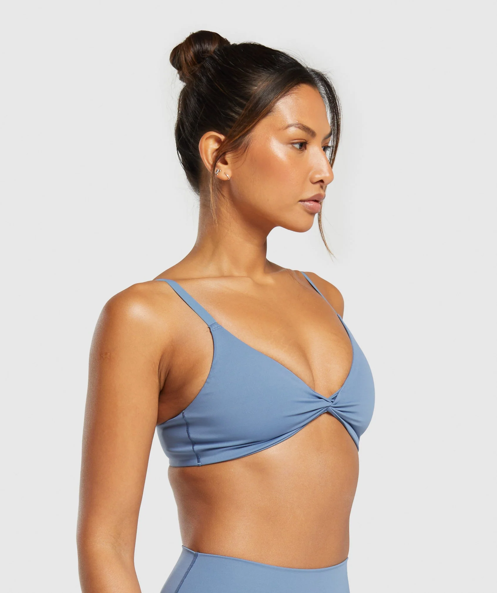 Gymshark Elevate Twist Front Bralette - Faded Blue - Image 3