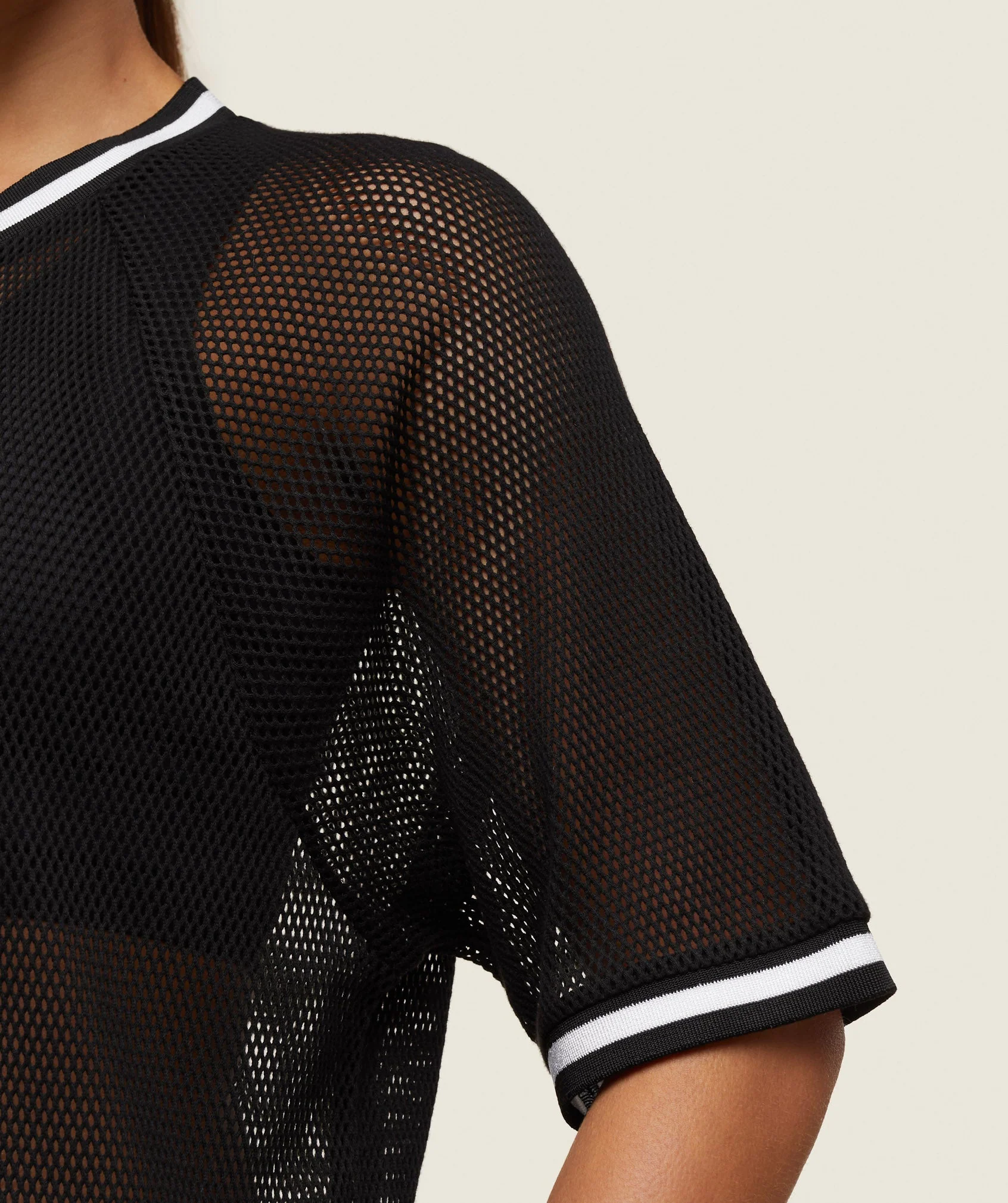 Gymshark everywear Mesh Layering Tee - Black/Soft White - Image 6