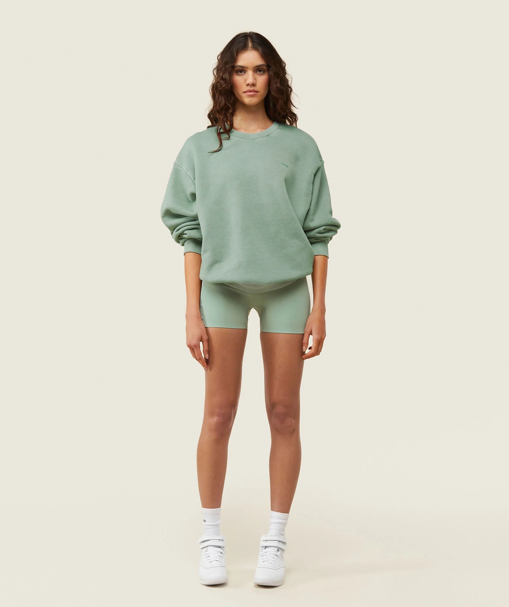 Gymshark everywear Relaxed Sweatshirt - Dollar Green - Image 2