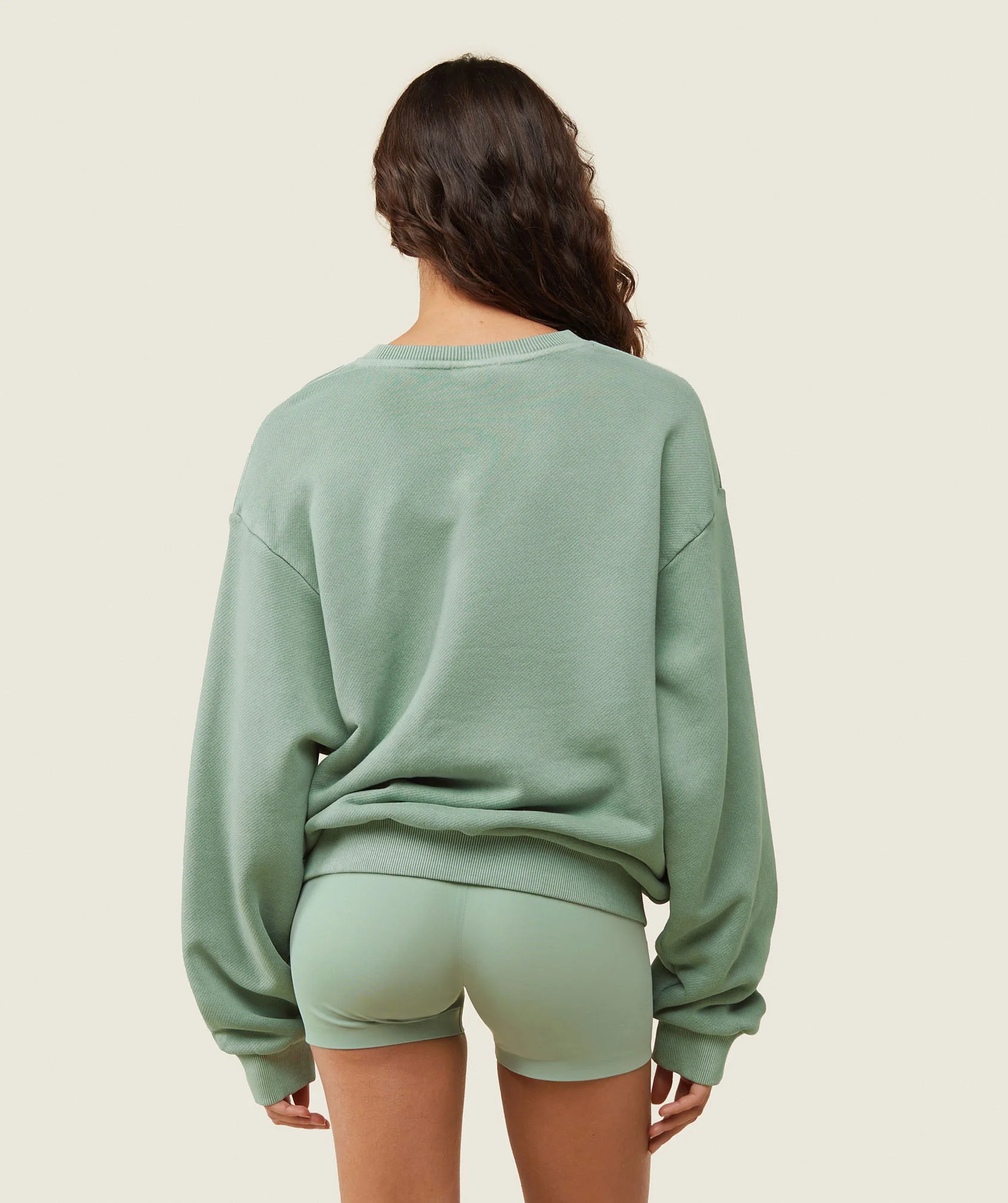 Gymshark everywear Relaxed Sweatshirt - Dollar Green - Image 3