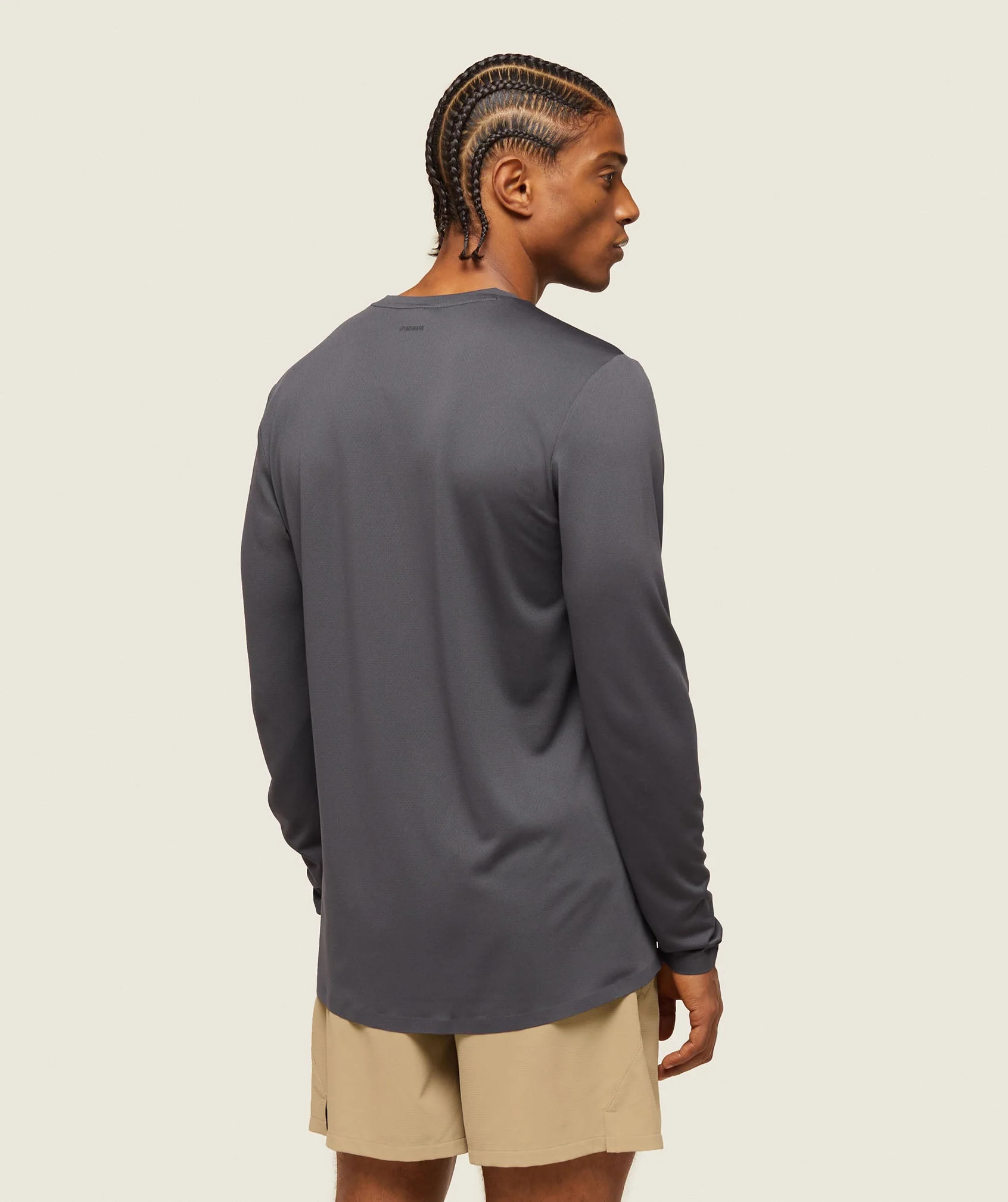 Gymshark everywear Tech Long Sleeve Tee - Onyx Grey - Image 3