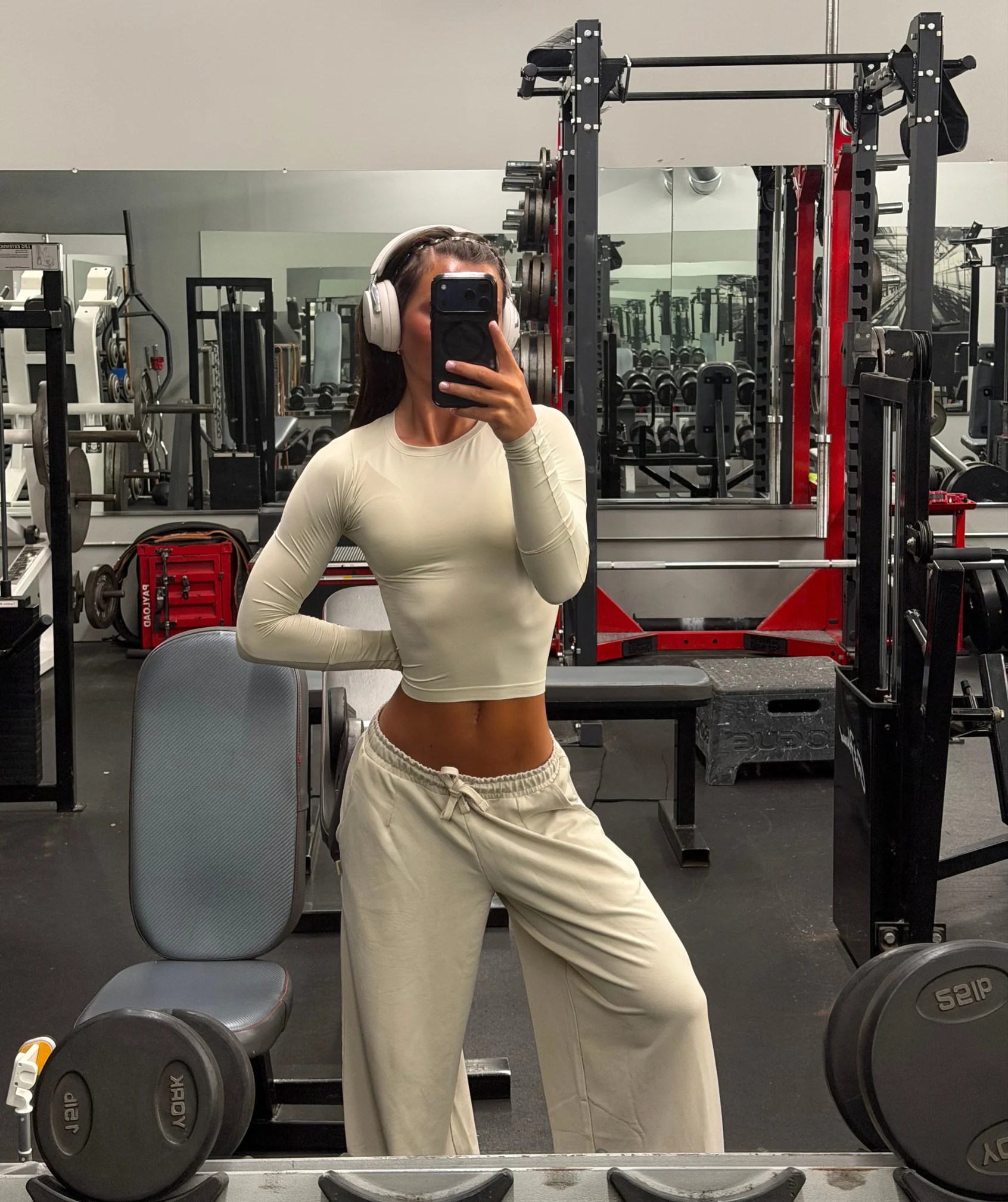 Gymshark FeatherForm Long Sleeve T-Shirt - Pebble Grey - Image 9