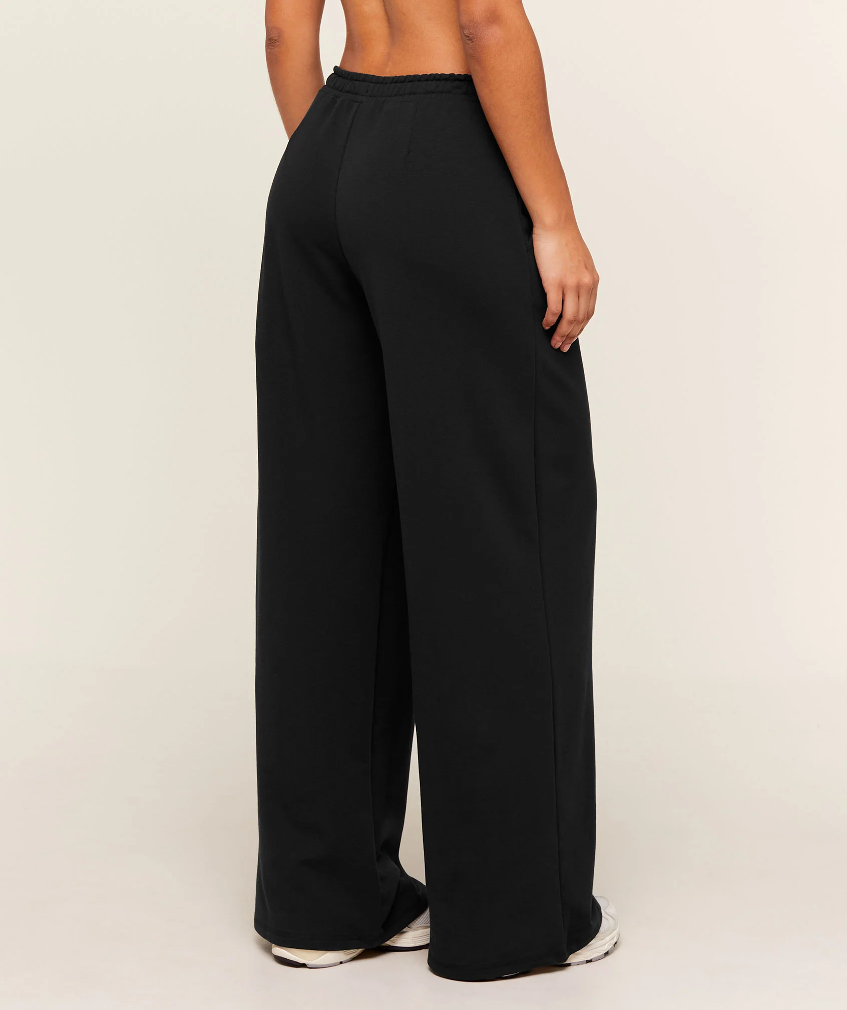 Gymshark Lightweight Wide Leg Pant Tall - Black - Image 3