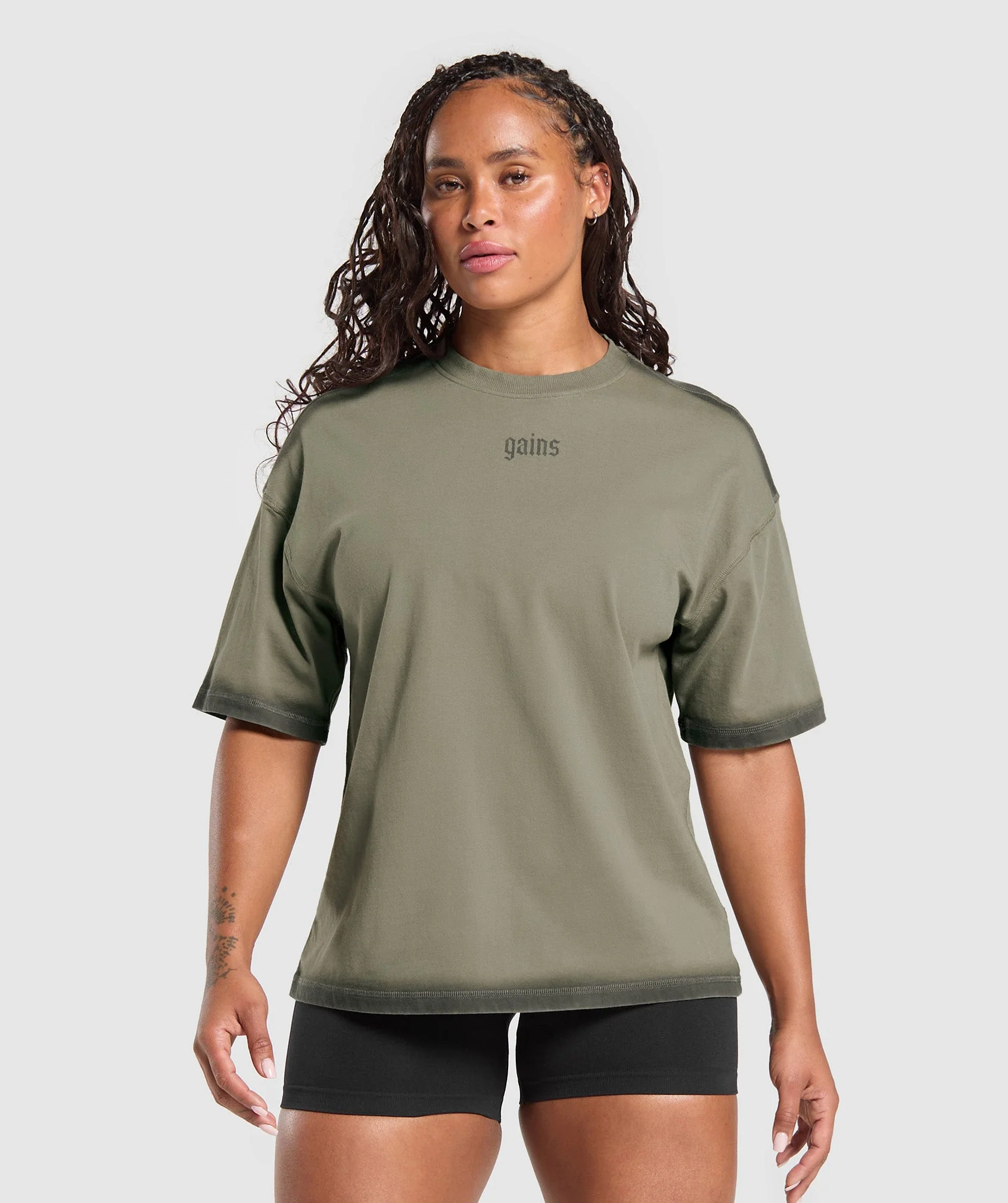 Gymshark Gains Washed Heavyweight Cotton T-Shirt - Base Green/Strength Green - Image 5