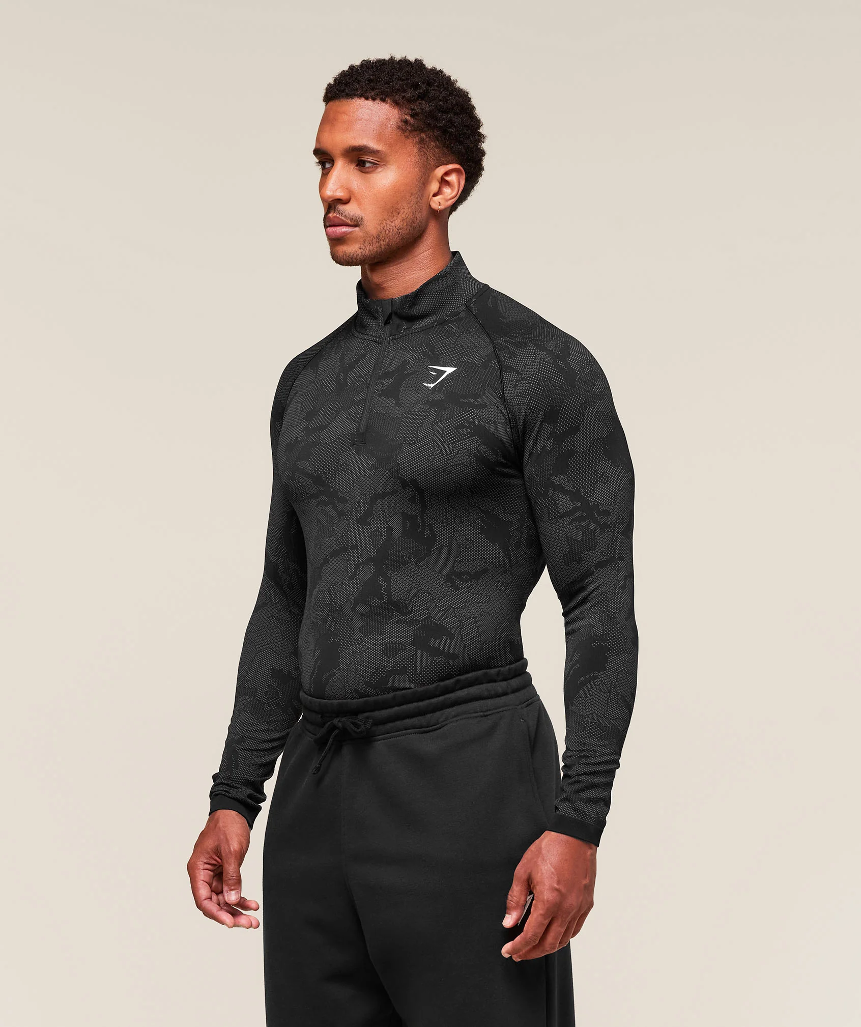 Gymshark Geo Seamless 1/4 Zip - Black/Charcoal Grey - Image 3