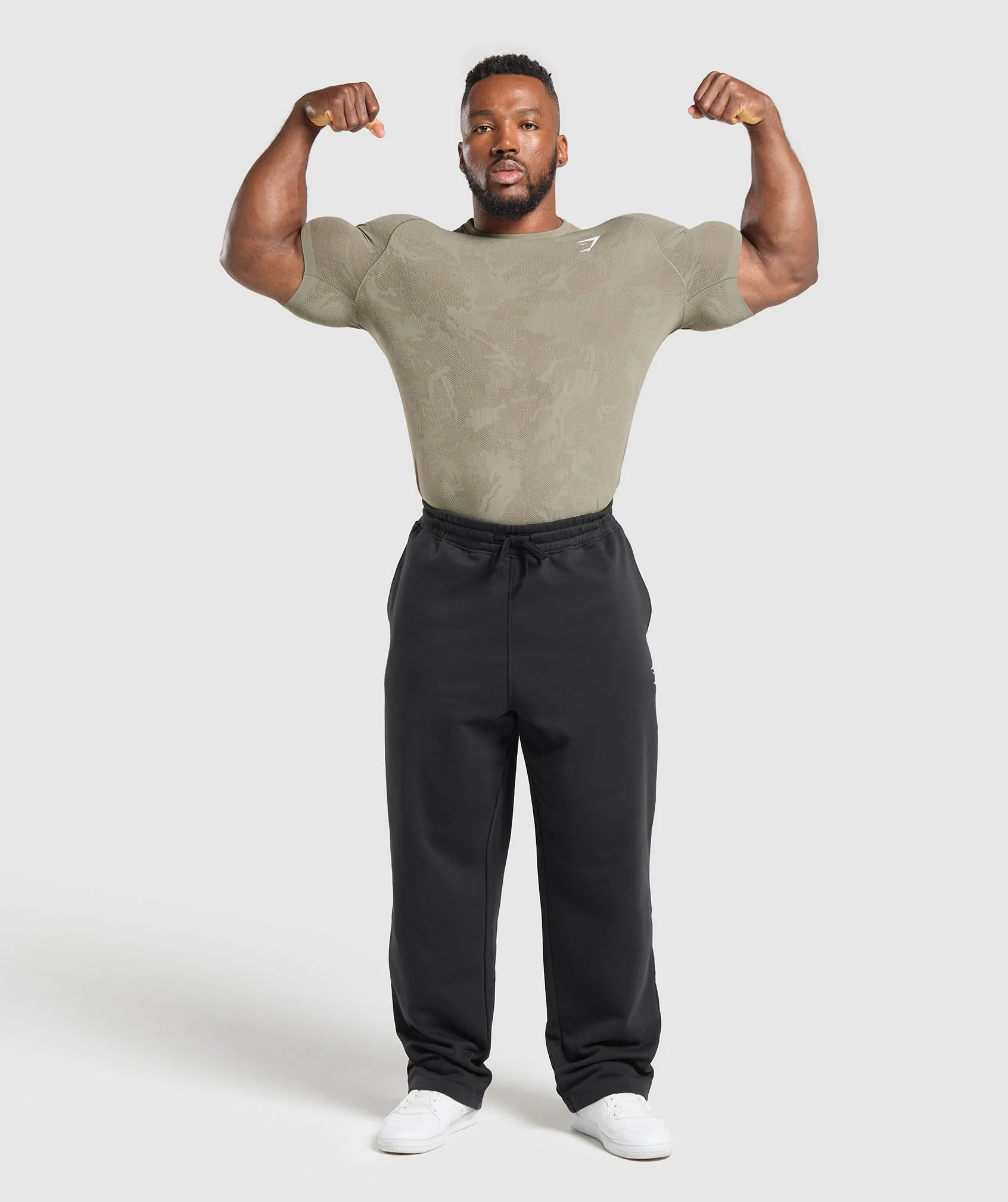 Gymshark Geo Seamless T-Shirt - Linen Brown/Camo Brown - Image 4
