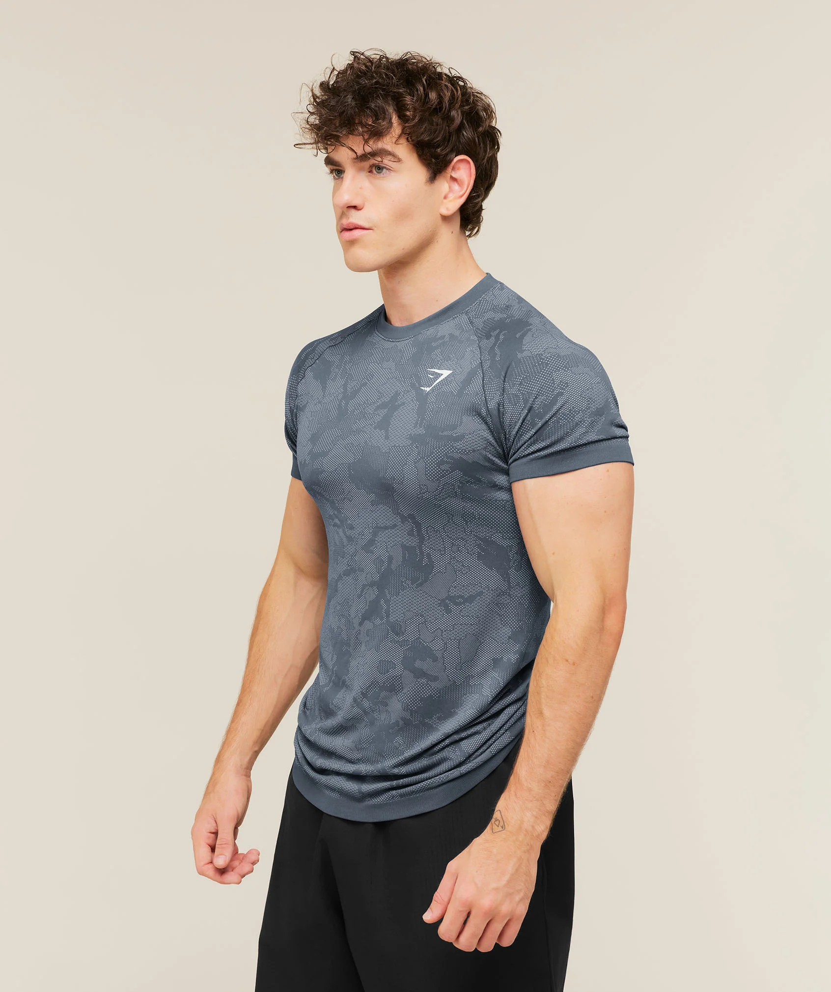Gymshark Geo Seamless T-Shirt - Shadow Blue/Tranquil Blue - Image 3
