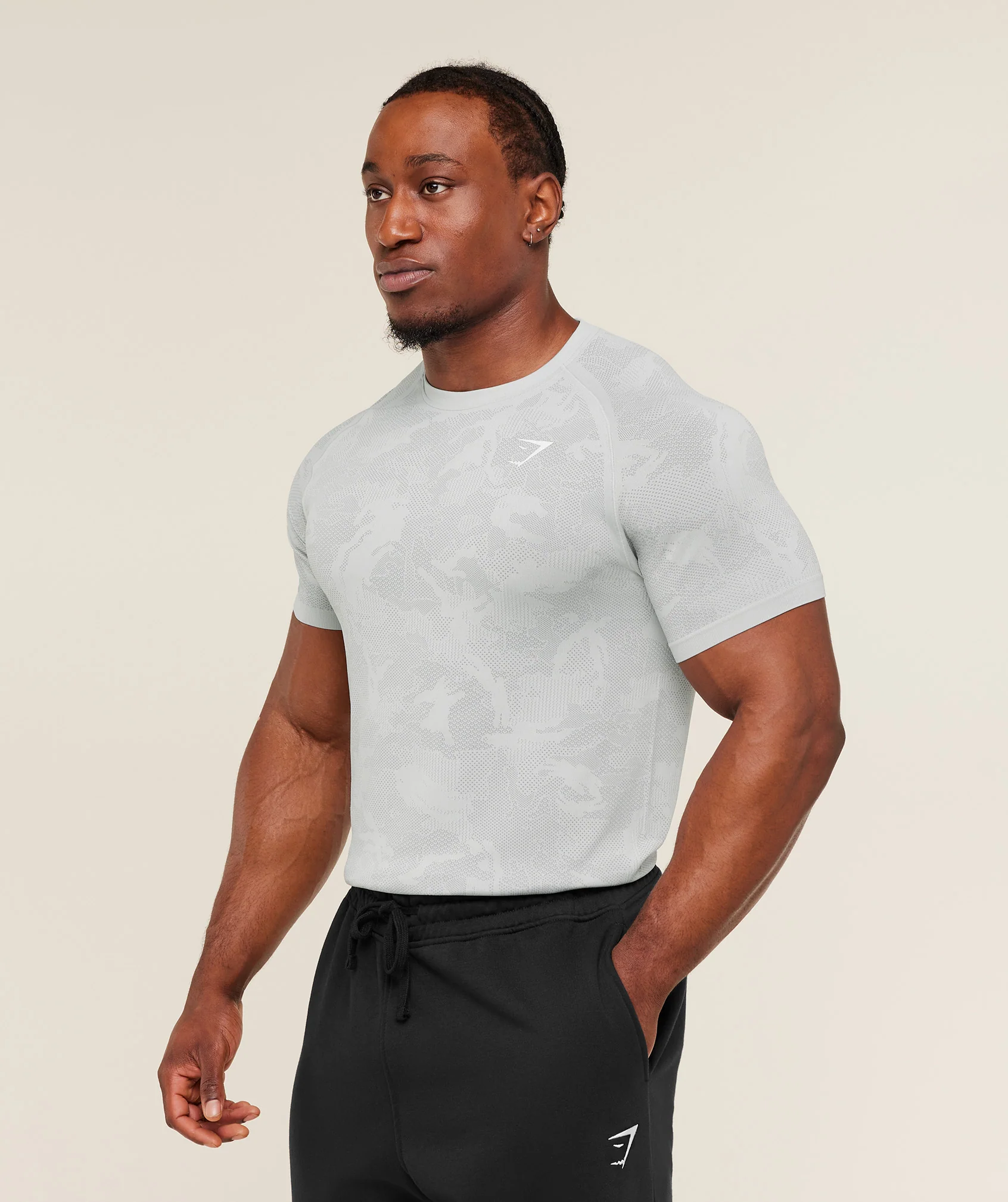 Gymshark Geo Seamless T-Shirt - Light Grey/Smokey Grey - Image 3