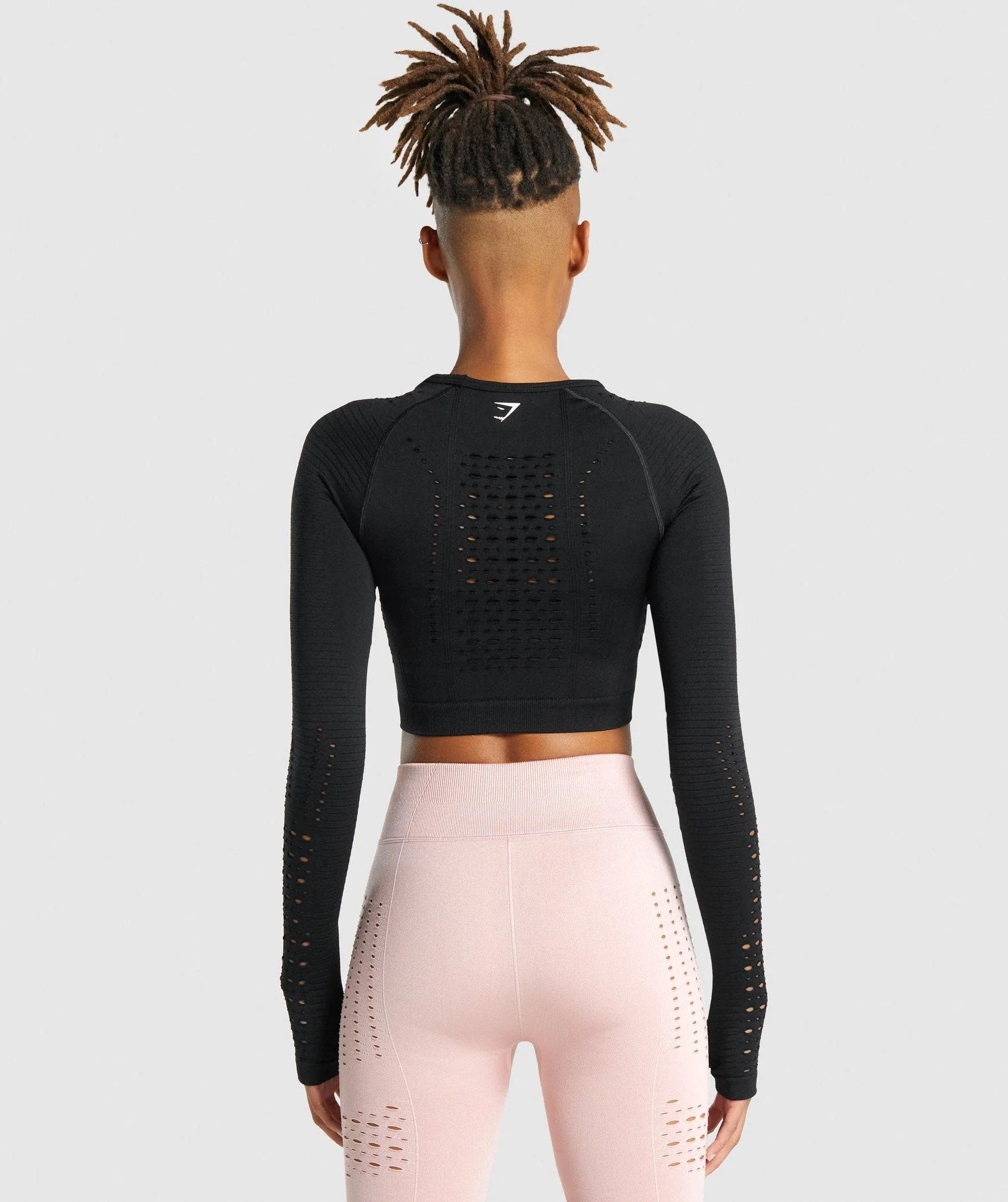 Gymshark Glow Long Sleeve Seamless Crop Top - Black - Image 2
