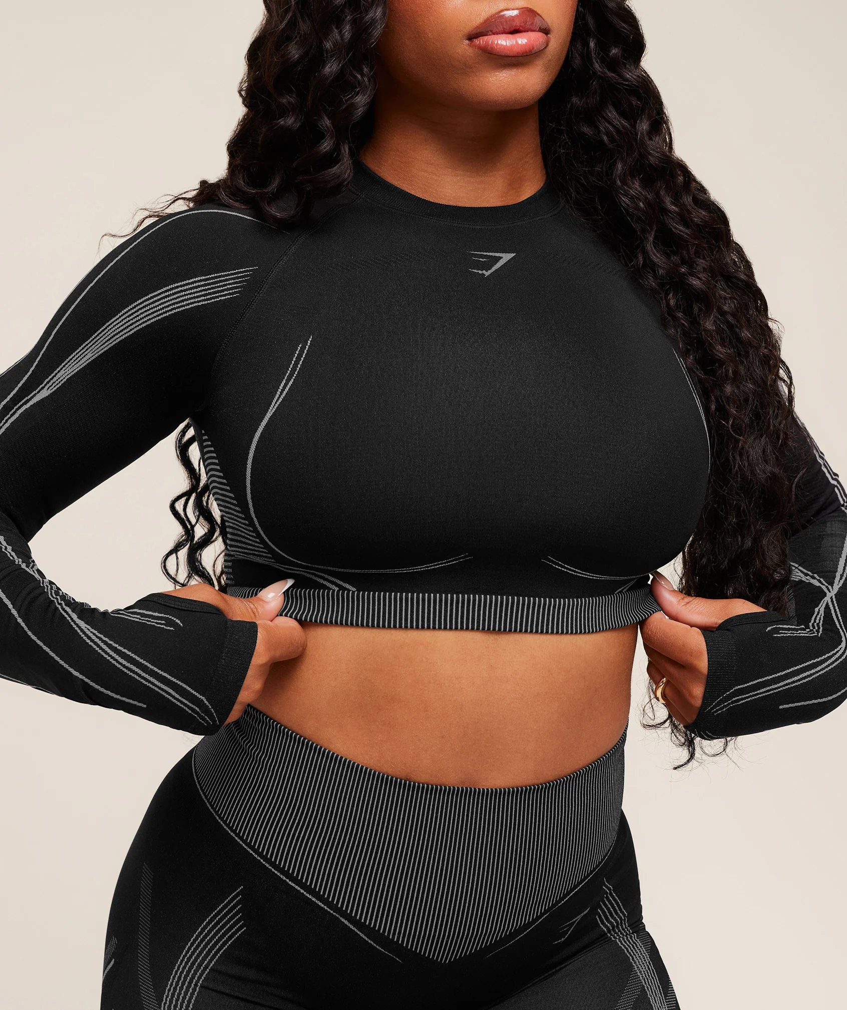 Gymshark x Analis Seamless Long Sleeve Crop Top - Black/Silver Grey - Image 3