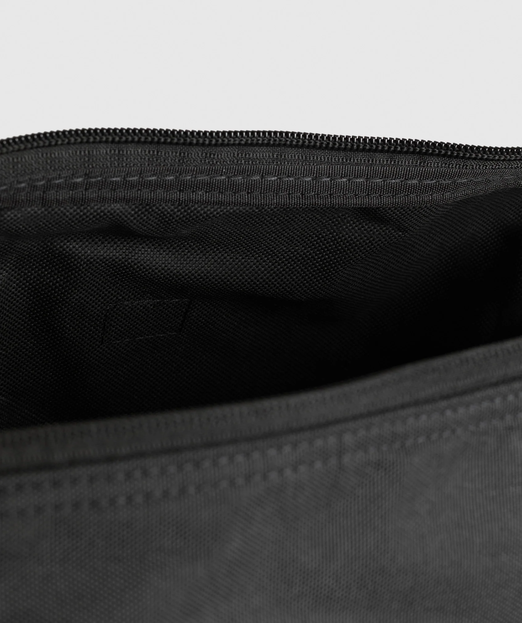 Gymshark Large Everyday Gym Bag - Black - Image 5