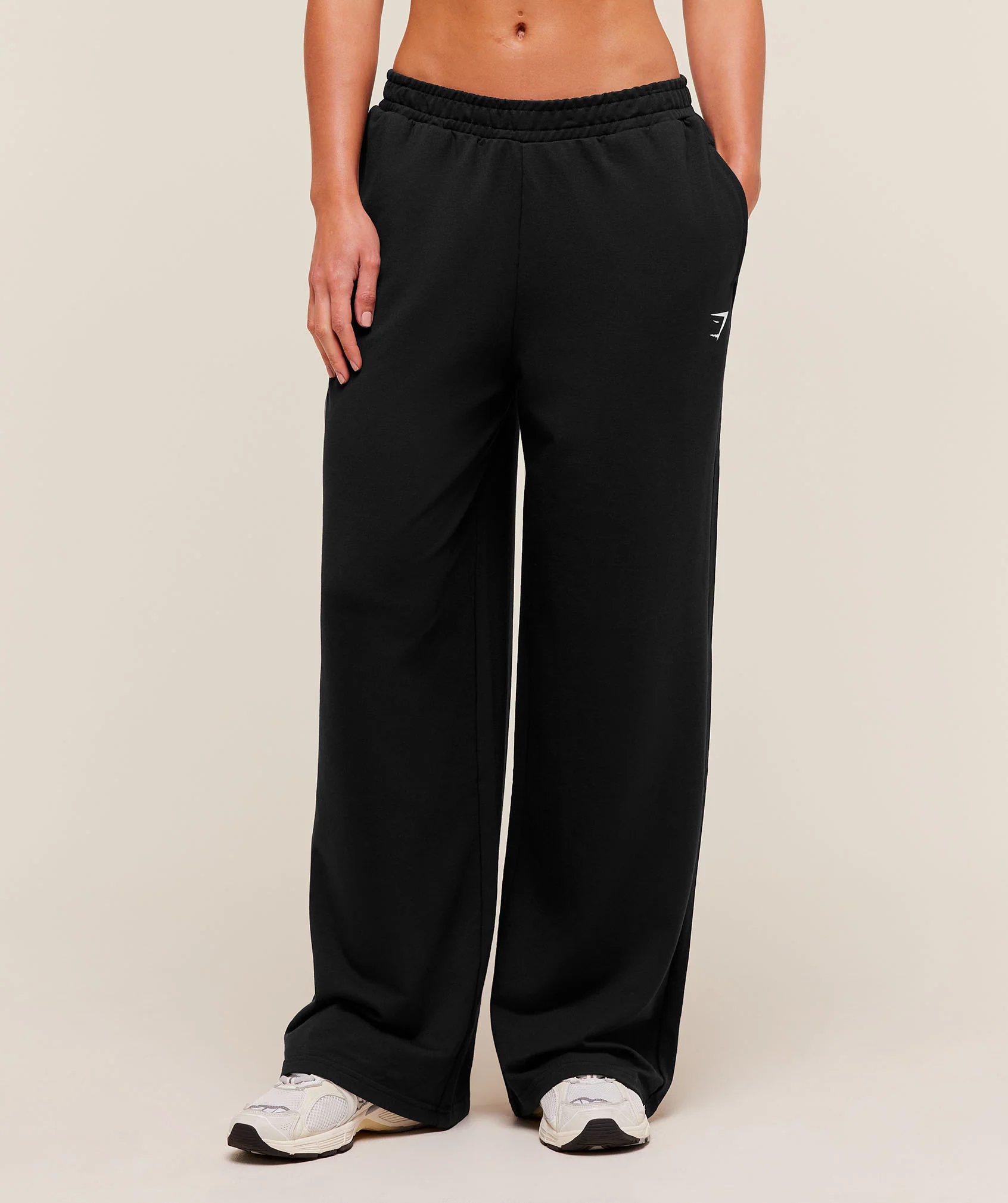 Gymshark Lifting Dipped Waistband Pants - Black - Image 2