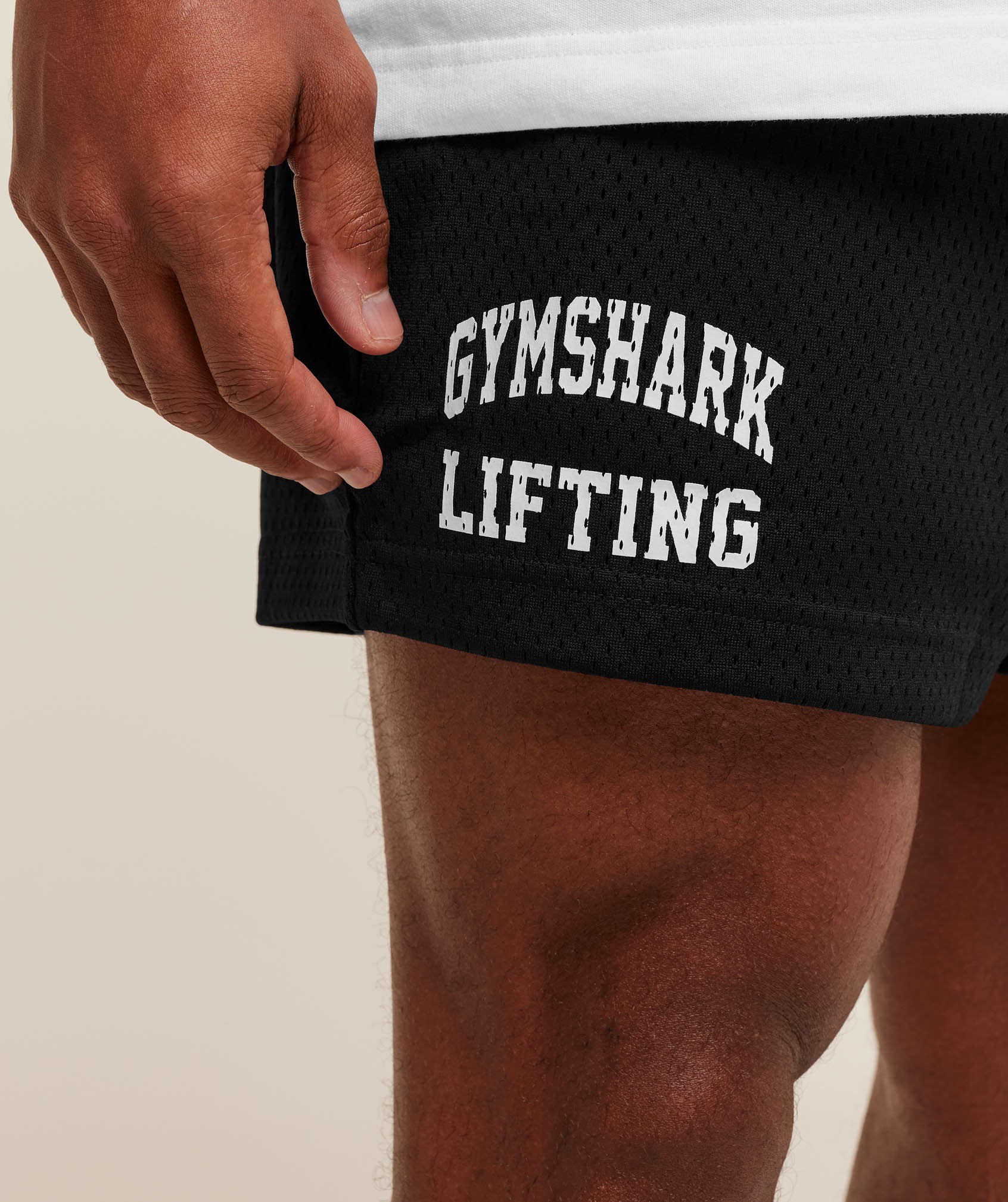 Gymshark Lifting Mesh 7" Shorts - Black - Image 4