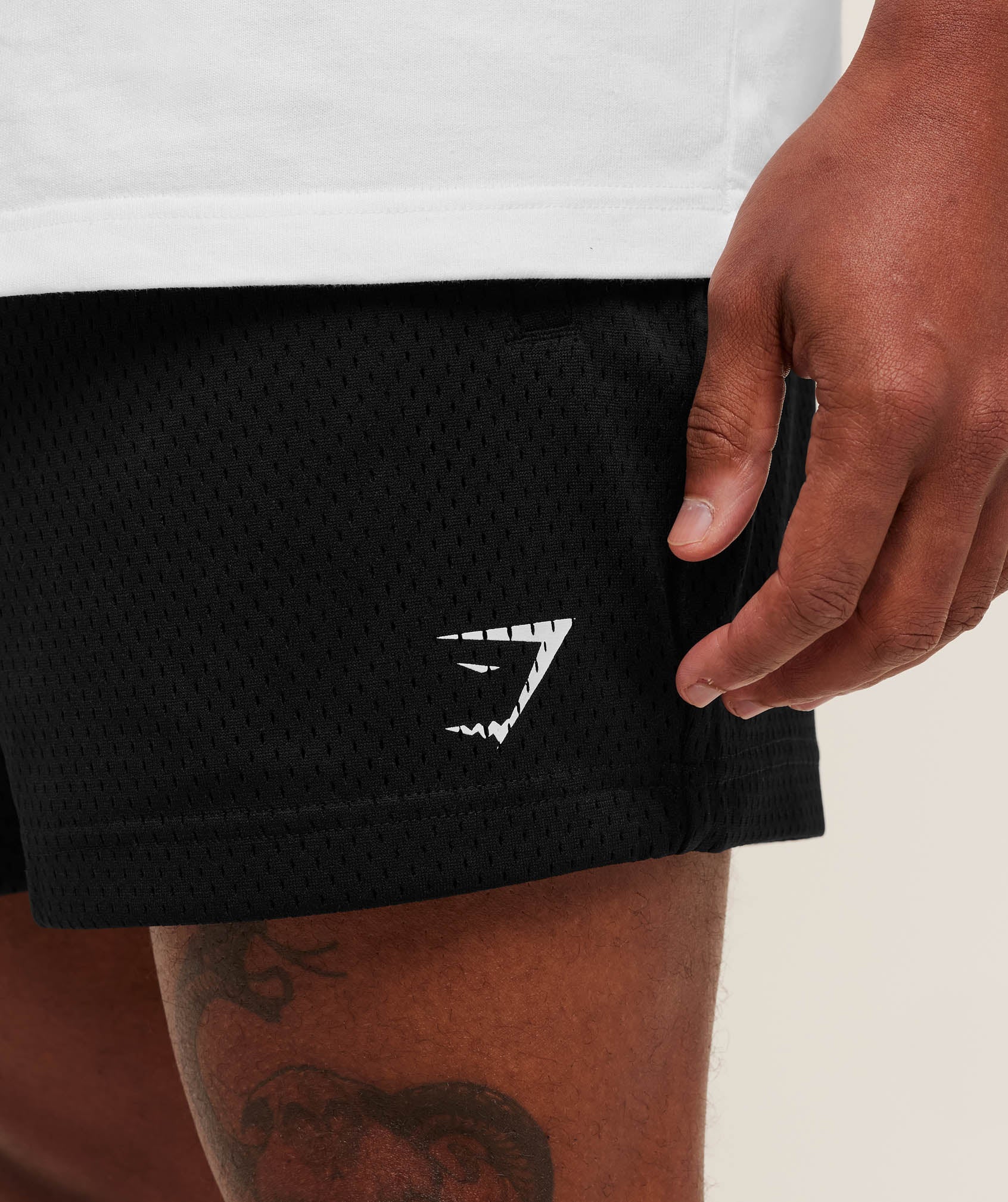Gymshark Lifting Mesh 7" Shorts - Black - Image 5