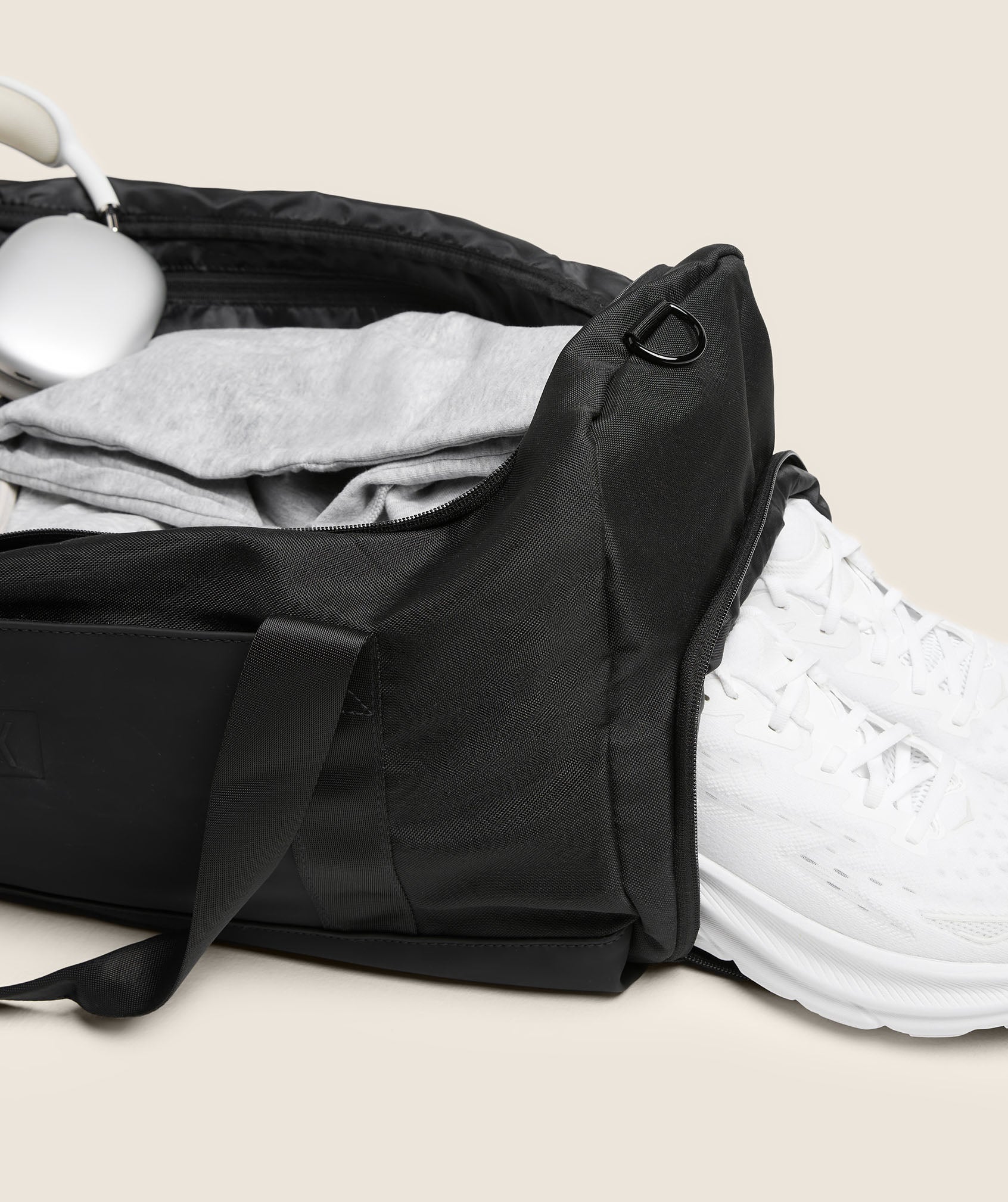 Gymshark Everyday Holdall Medium  - Black - Image 3