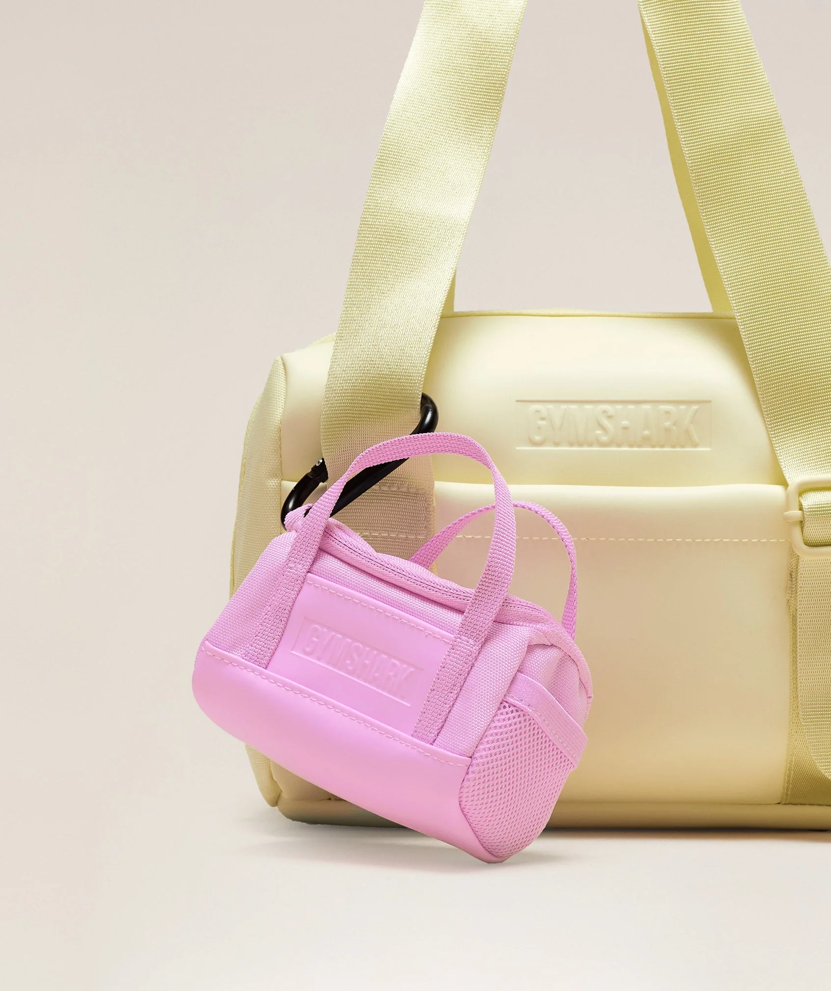 Gymshark Mini Everyday Holdall Keychain - Sour Pink