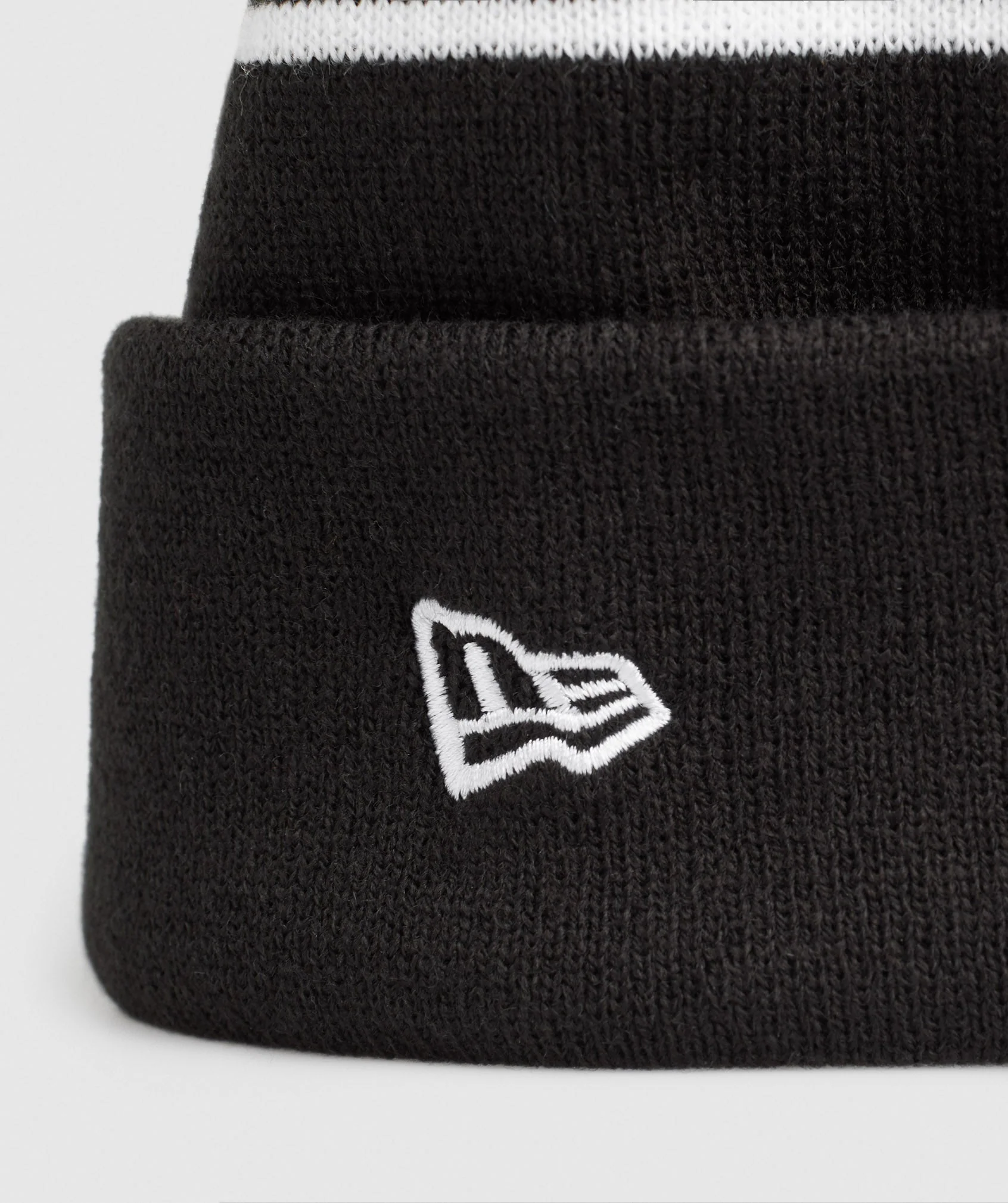 Gymshark New Era Tab Beanie - Black - Image 5