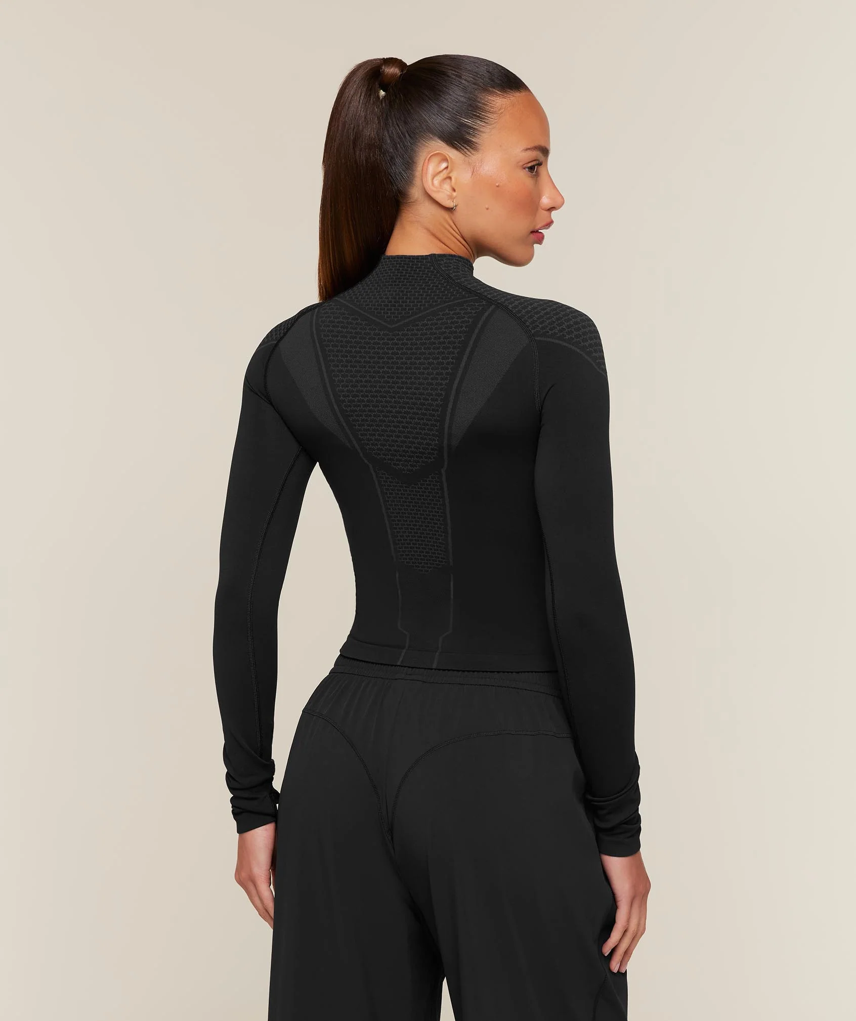 Gymshark Onyx V1 Long Sleeve Top - Black/Onyx Grey/Carmine Red - Image 2
