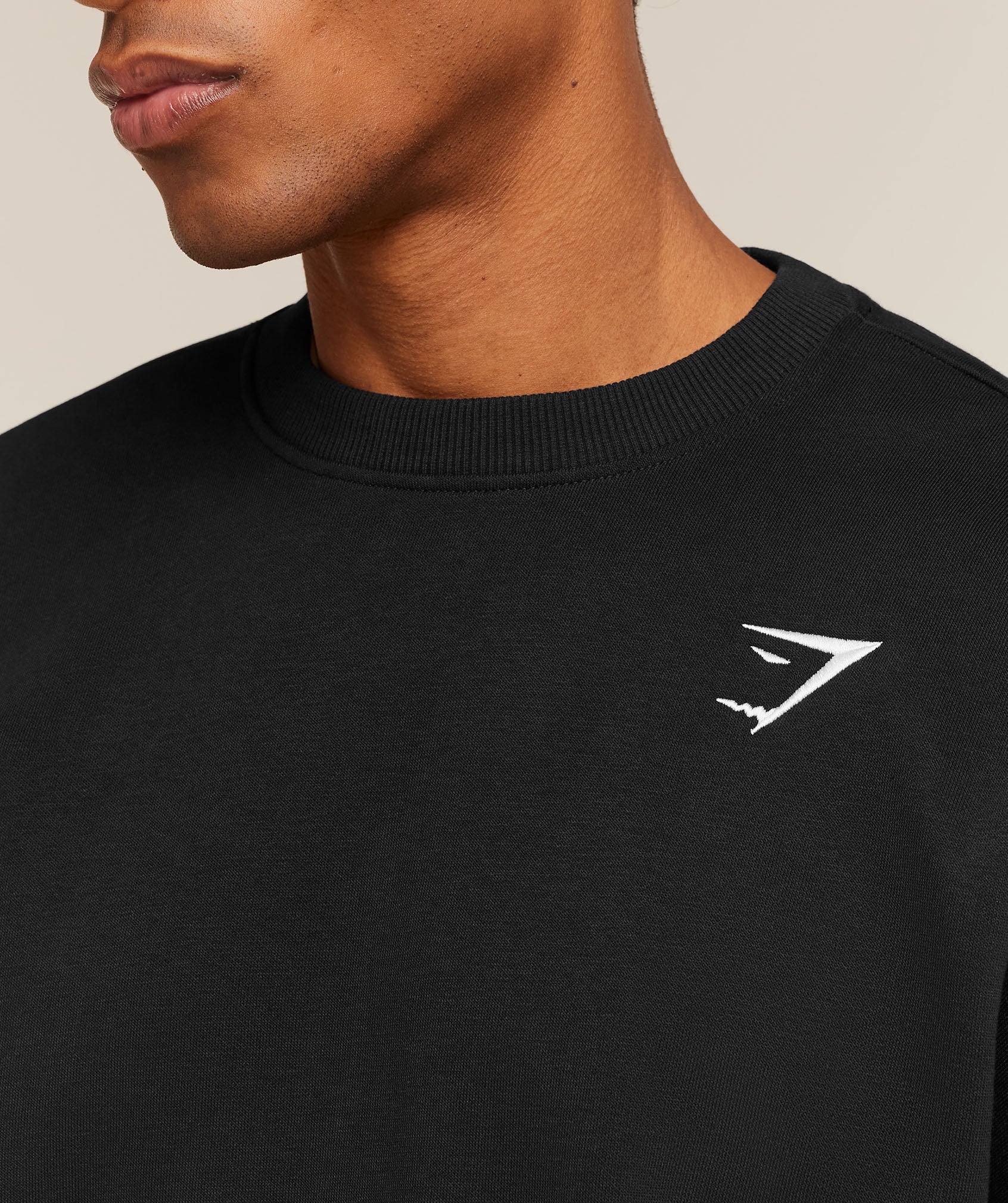 Gymshark Oversized Crest Crew - Black - Image 4