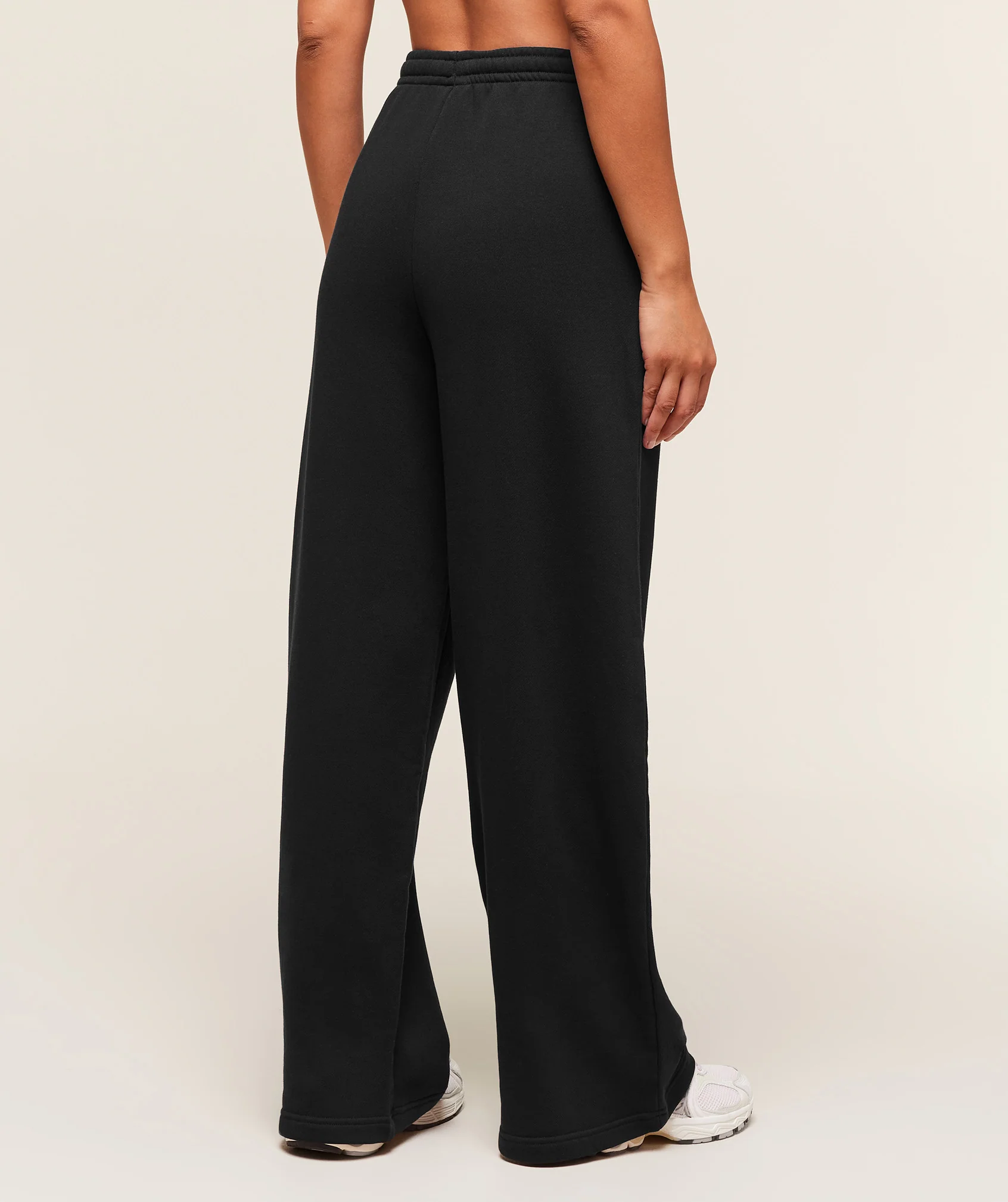Gymshark Rest Day Sweats 2.0 Wide Leg Joggers - Black - Image 3
