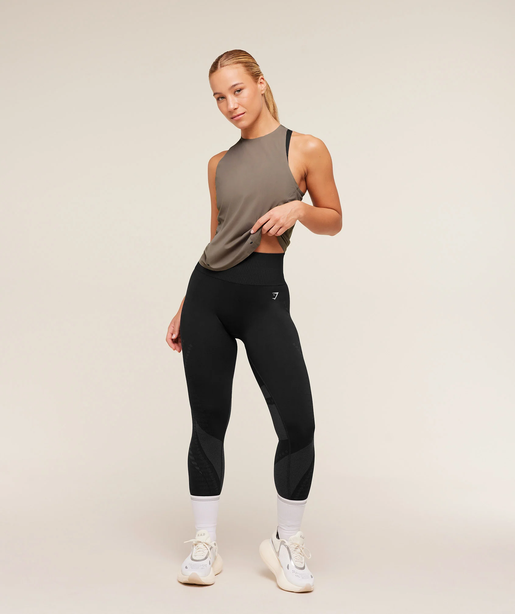 Gymshark Running Elite Loose Fit Tank - Camo Brown - Image 4