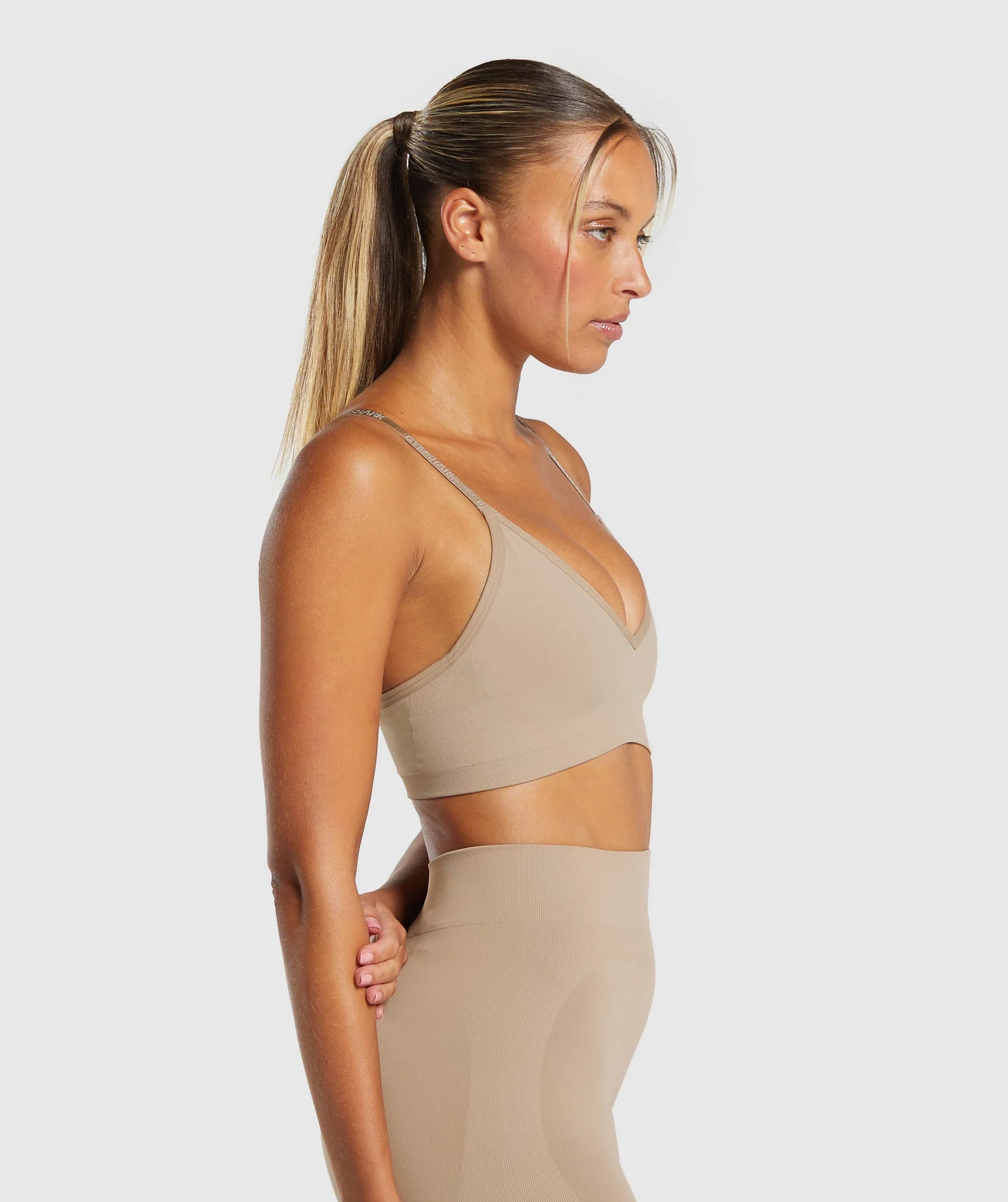 Gymshark Seamless V Neck Bralette - Cement Brown - Image 3