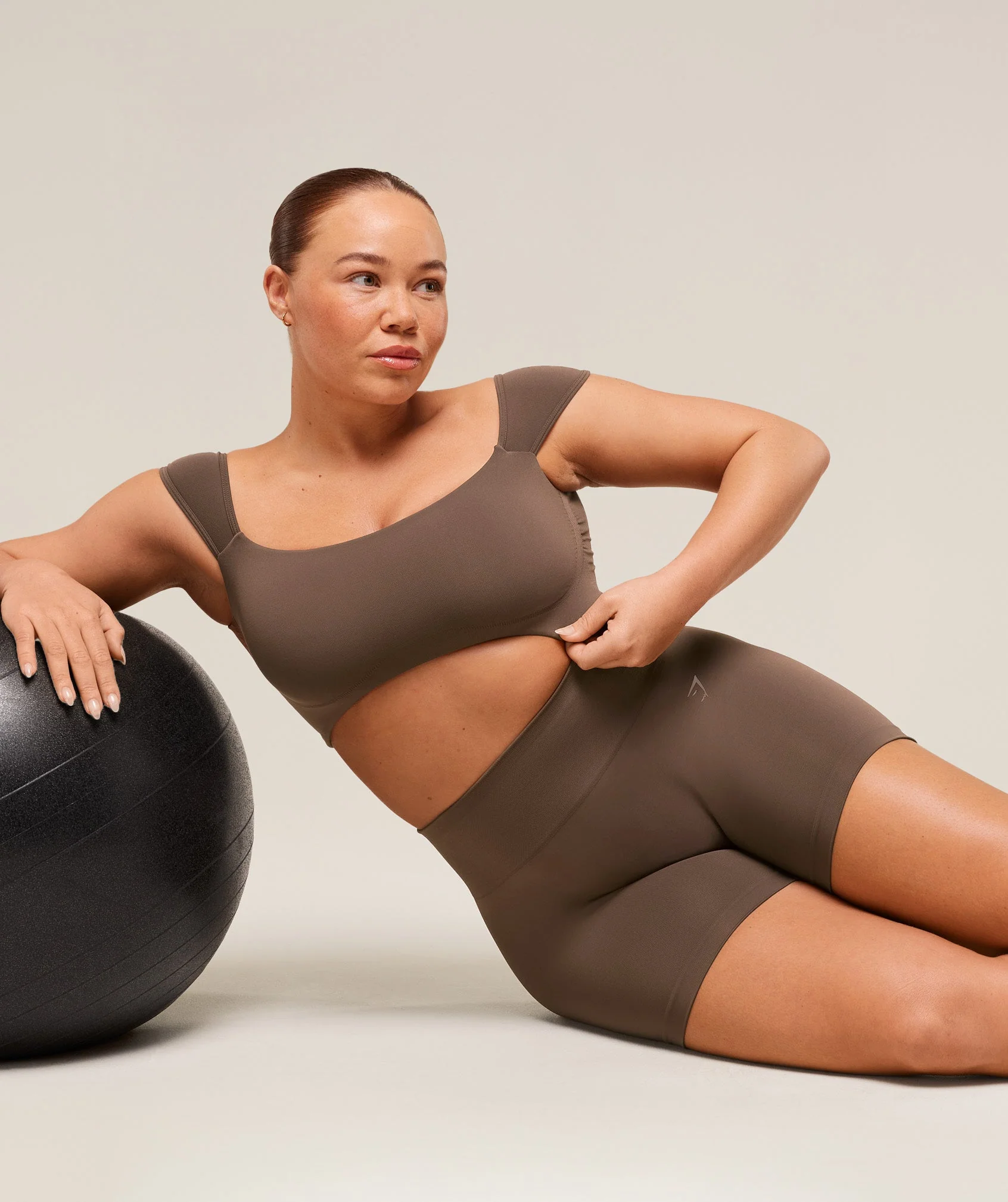 Gymshark Soft Sculpt Cap Sleeve Bralette - Walnut Brown - Image 5