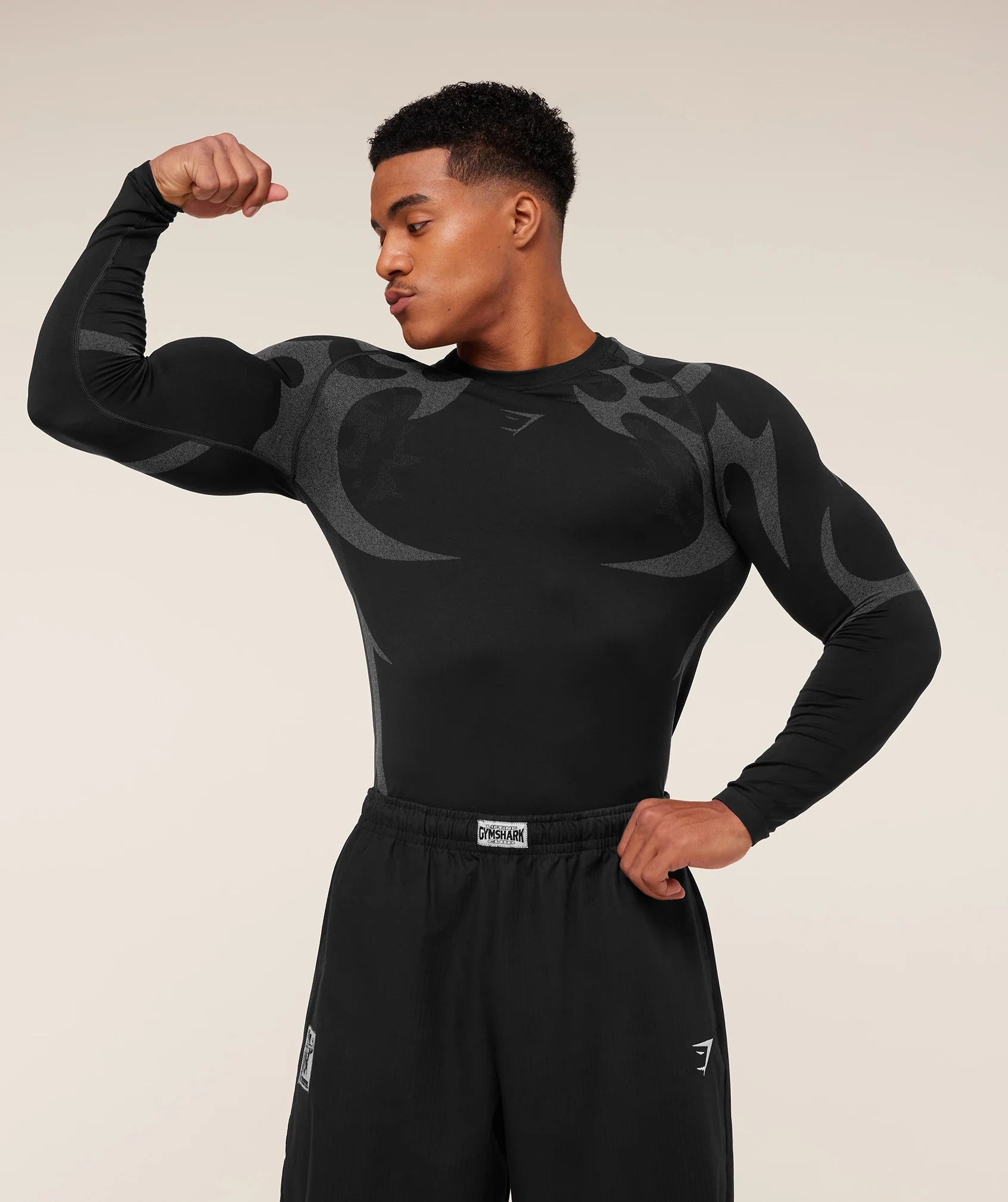 Gymshark Storm Seamless Long Sleeve T-Shirt - Black/Pitch Grey - Image 4