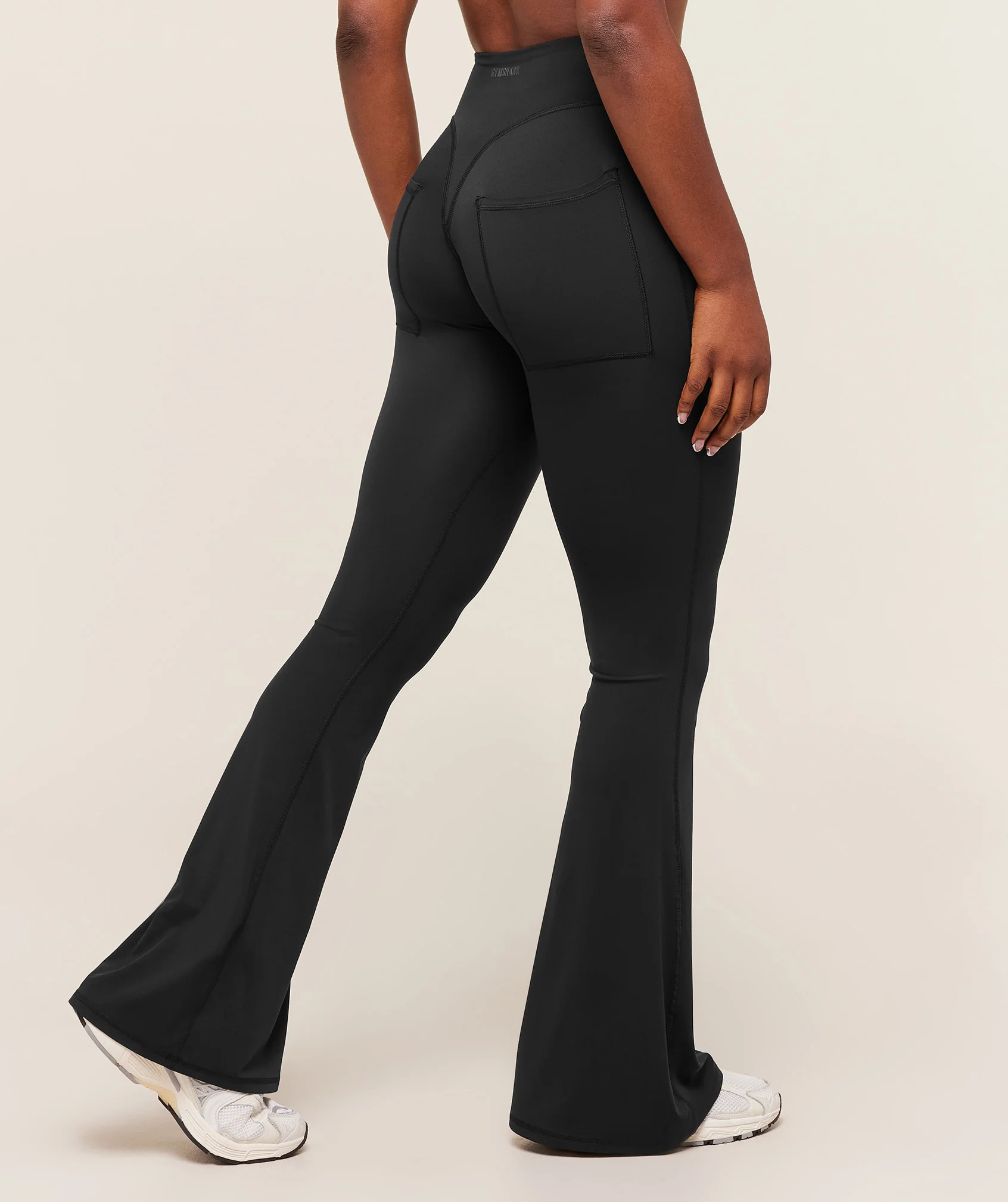 Gymshark Superset Back Pocket Flared Leggings - Black - Image 2