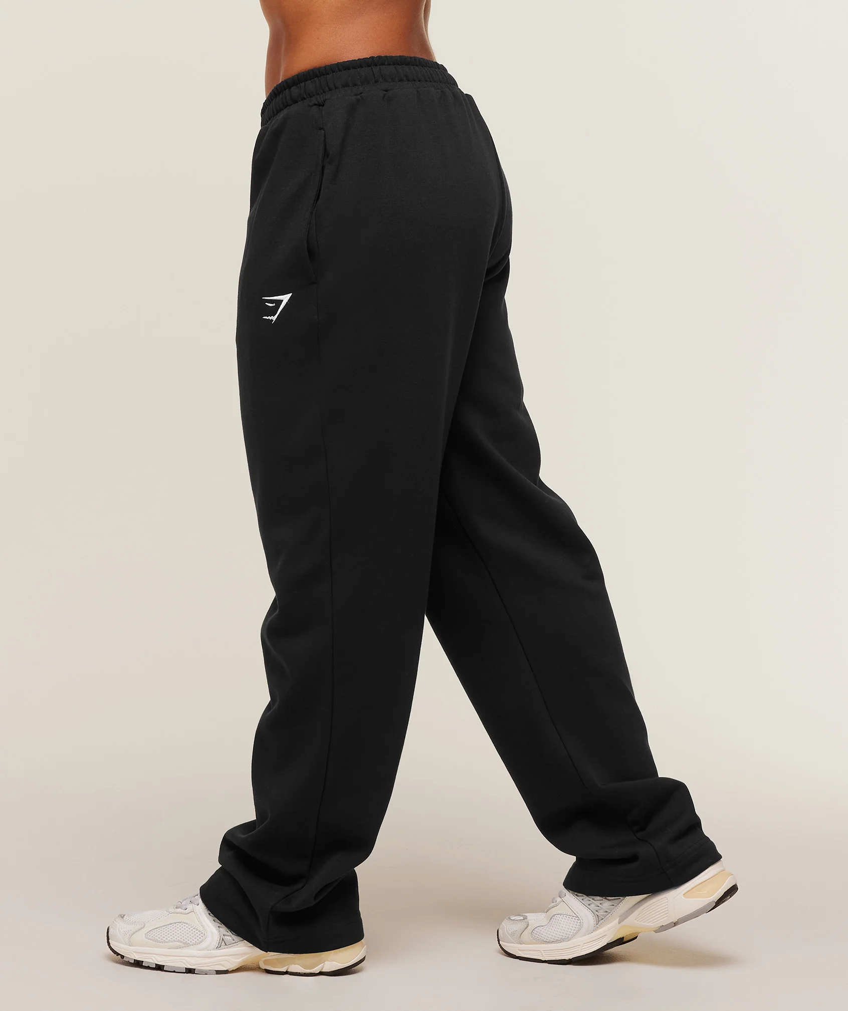 Gymshark Training Fleece Straight Leg Short Pants - Black - Image 3