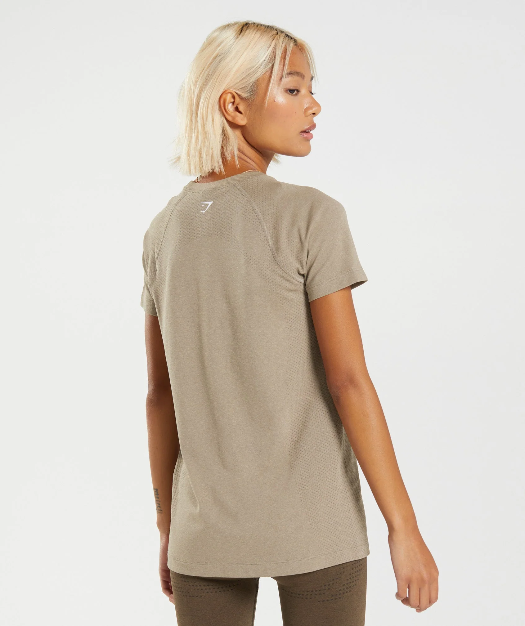 Gymshark Vital Seamless 2.0 Light T-Shirt - Vanilla Brown Marl - Image 2