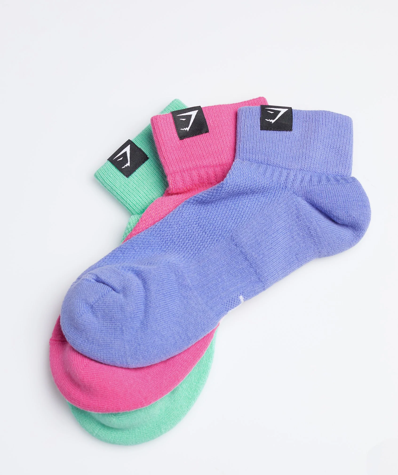 Gymshark Woven Tab Quarter Socks 3pk - Fuchsia/Blue/Grape Blue - Image 3